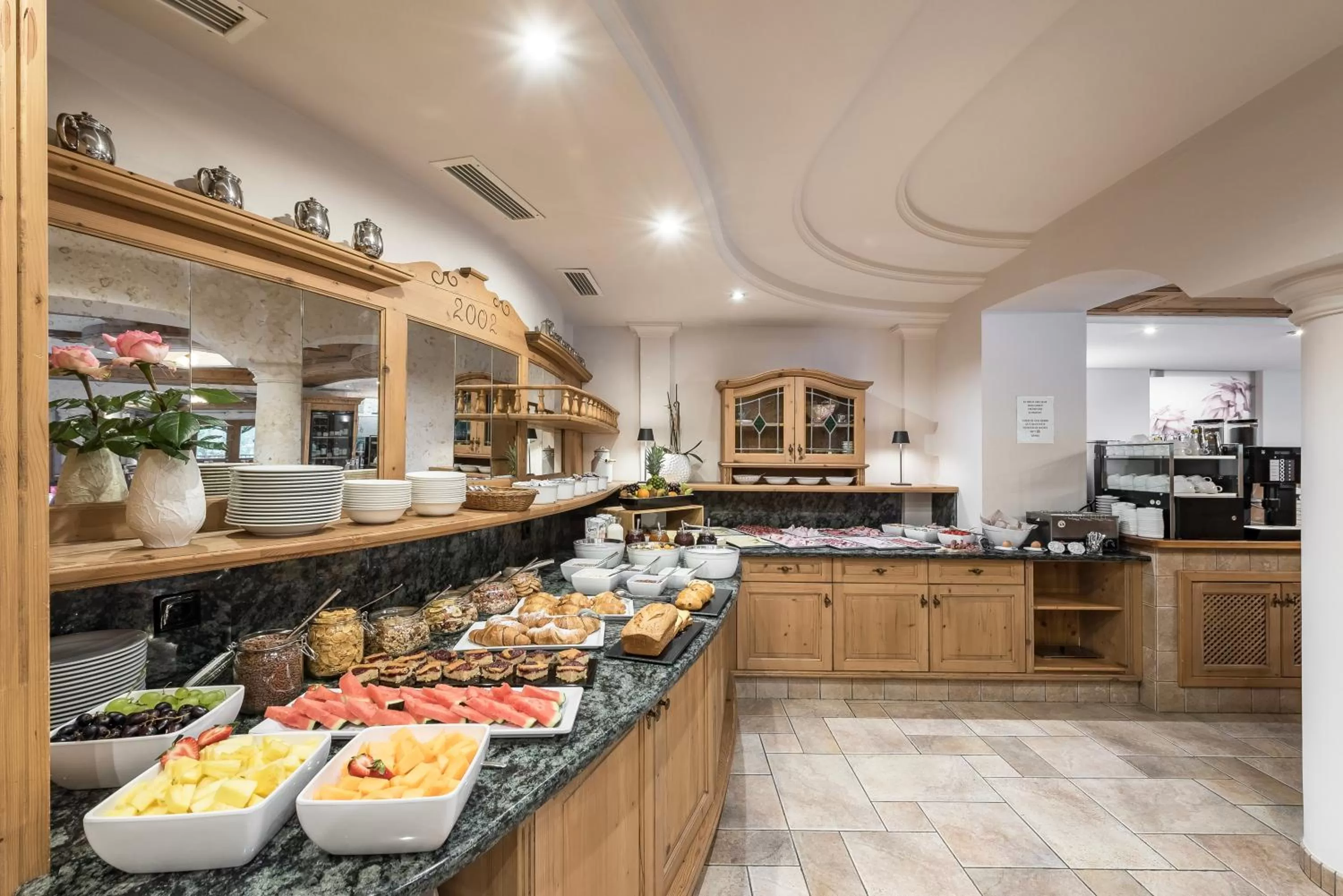 Buffet breakfast in Hotel Kesslwirt