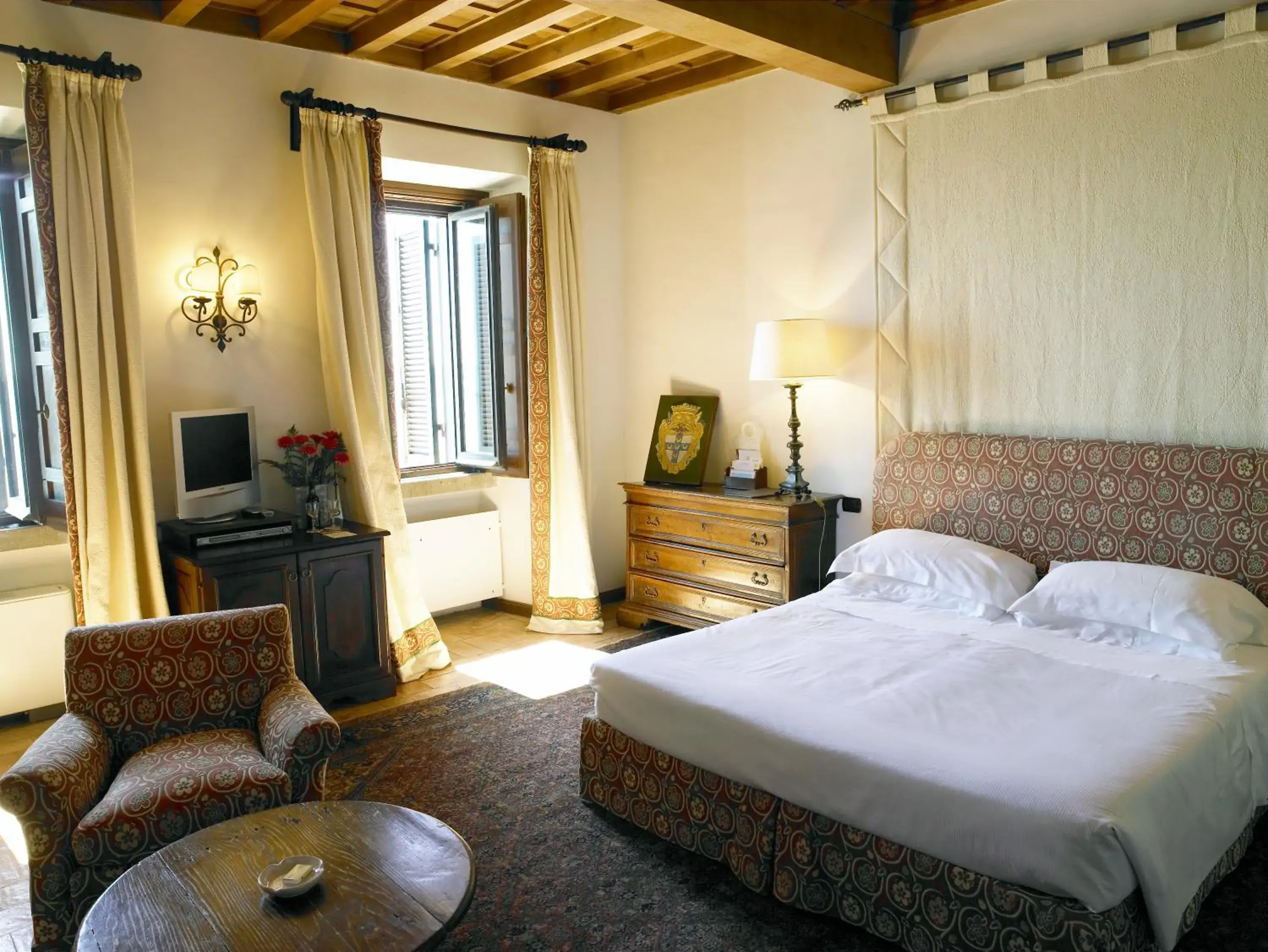 Photo of the whole room, Bed in La Posta Vecchia Hotel