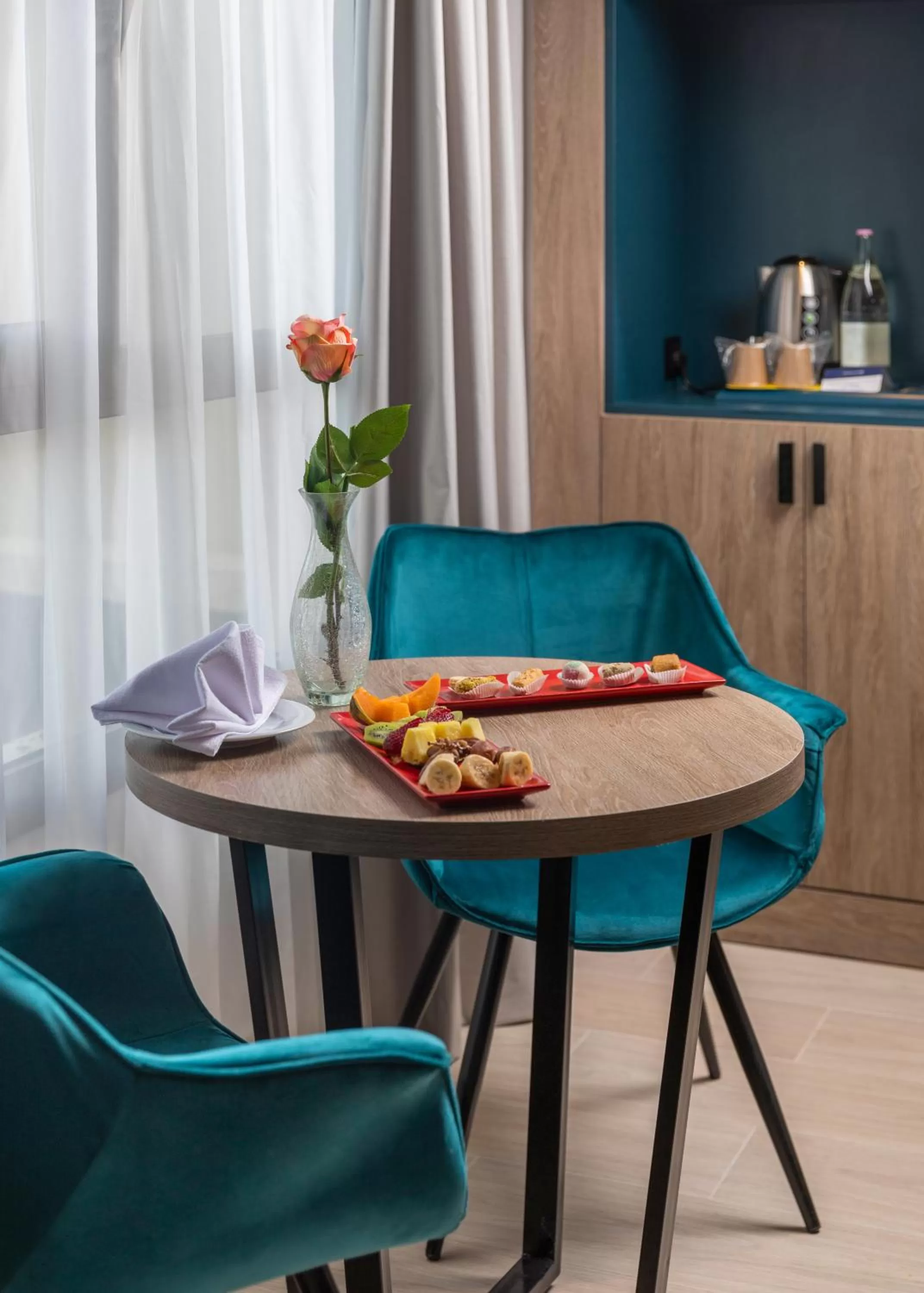 Coffee/tea facilities in Golden Tulip El Mechtel