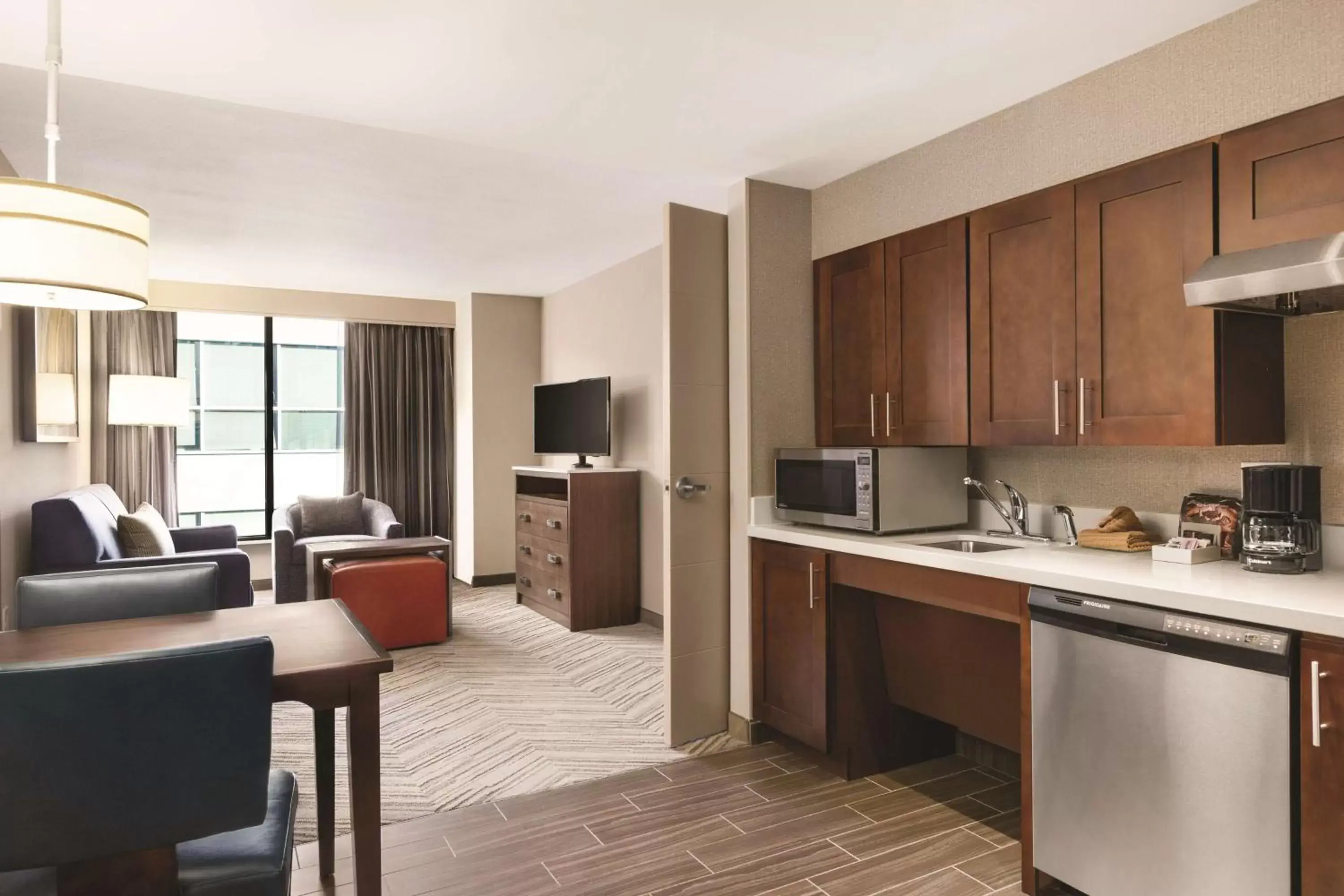 Bedroom, Kitchen/Kitchenette in Homewood Suites by Hilton Washington DC Capitol-Navy Yard