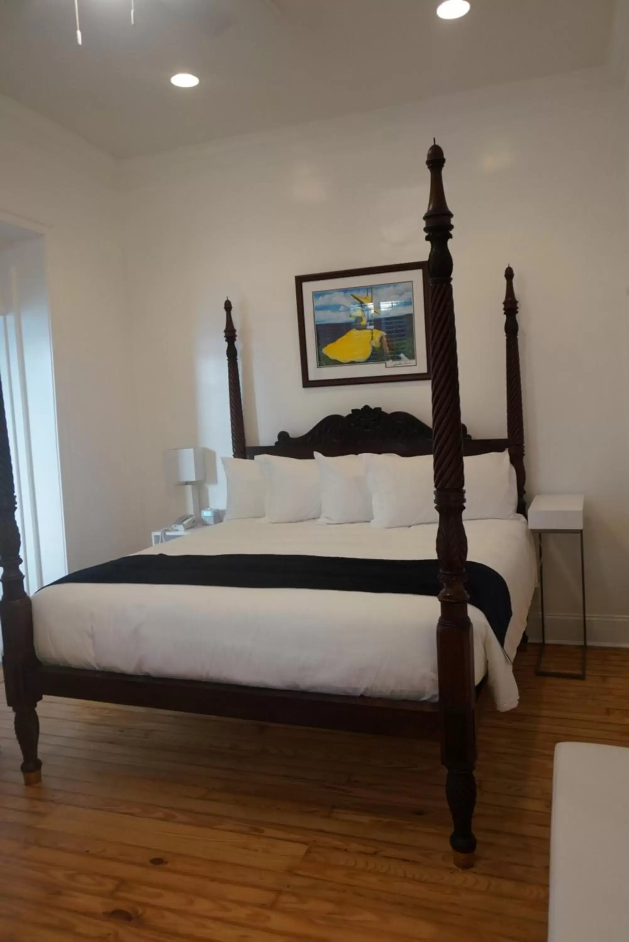 Bedroom, Bed in 20 South Battery