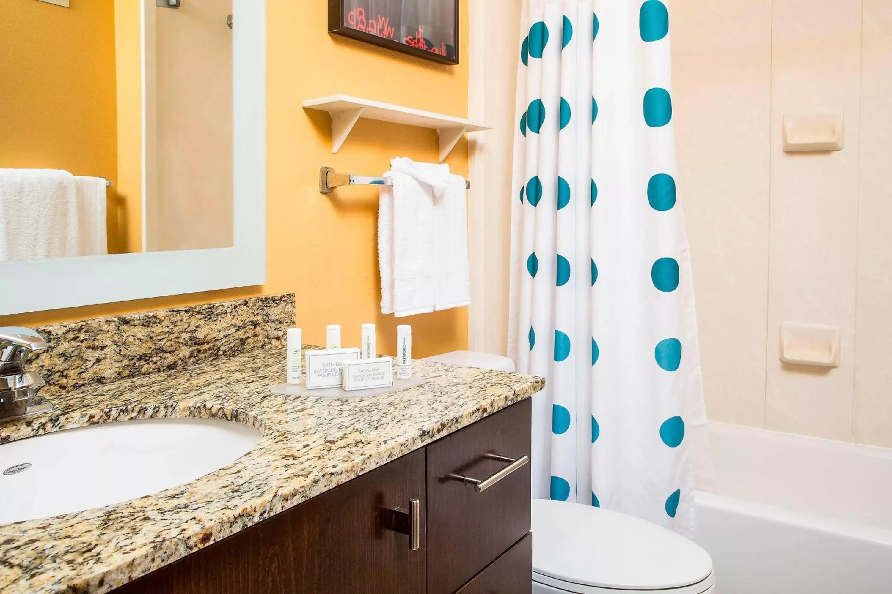 Bathroom in TownePlace Suites by Marriott Anaheim Maingate Near Angel Stadium