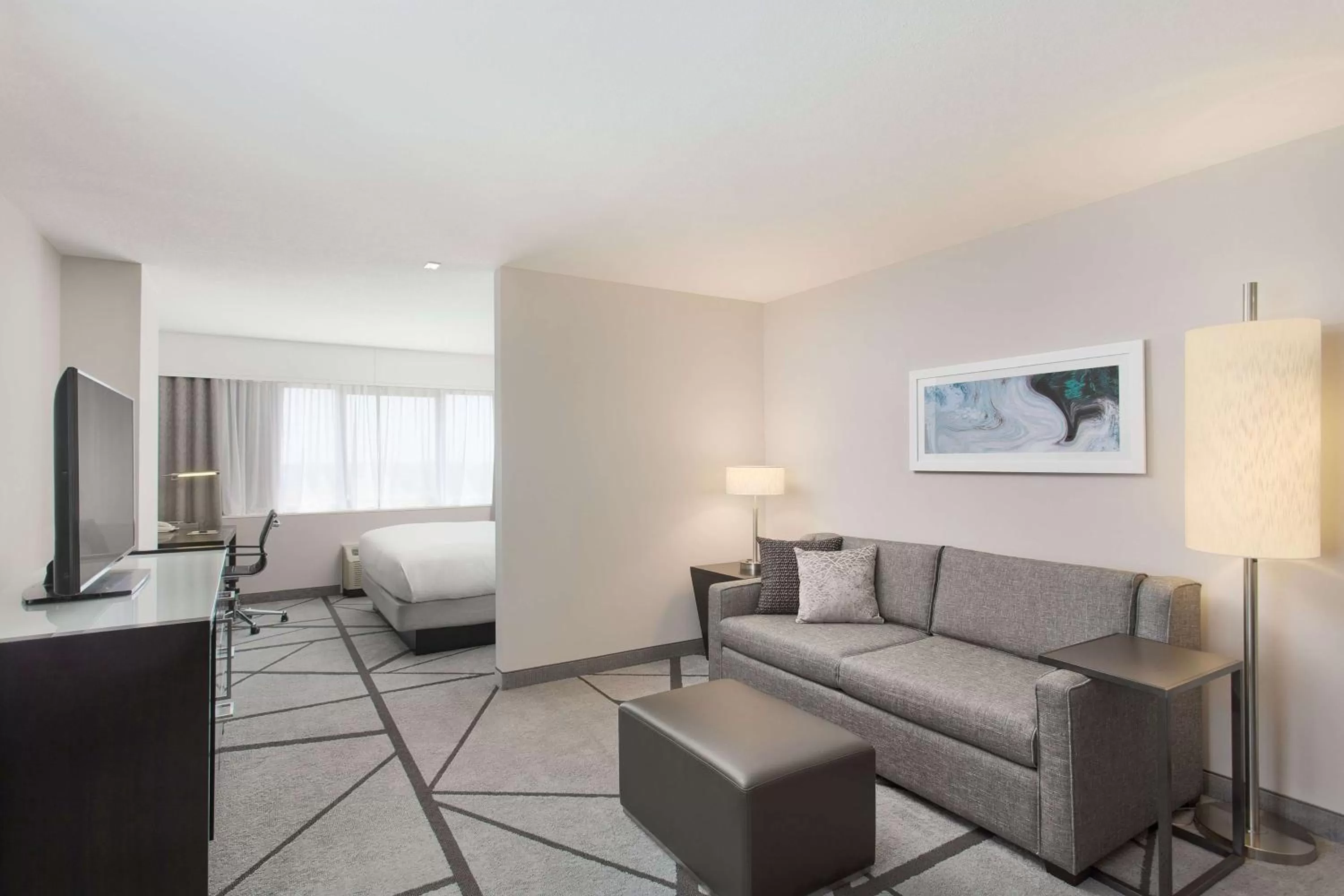 Living room in DoubleTree by Hilton Los Angeles Norwalk