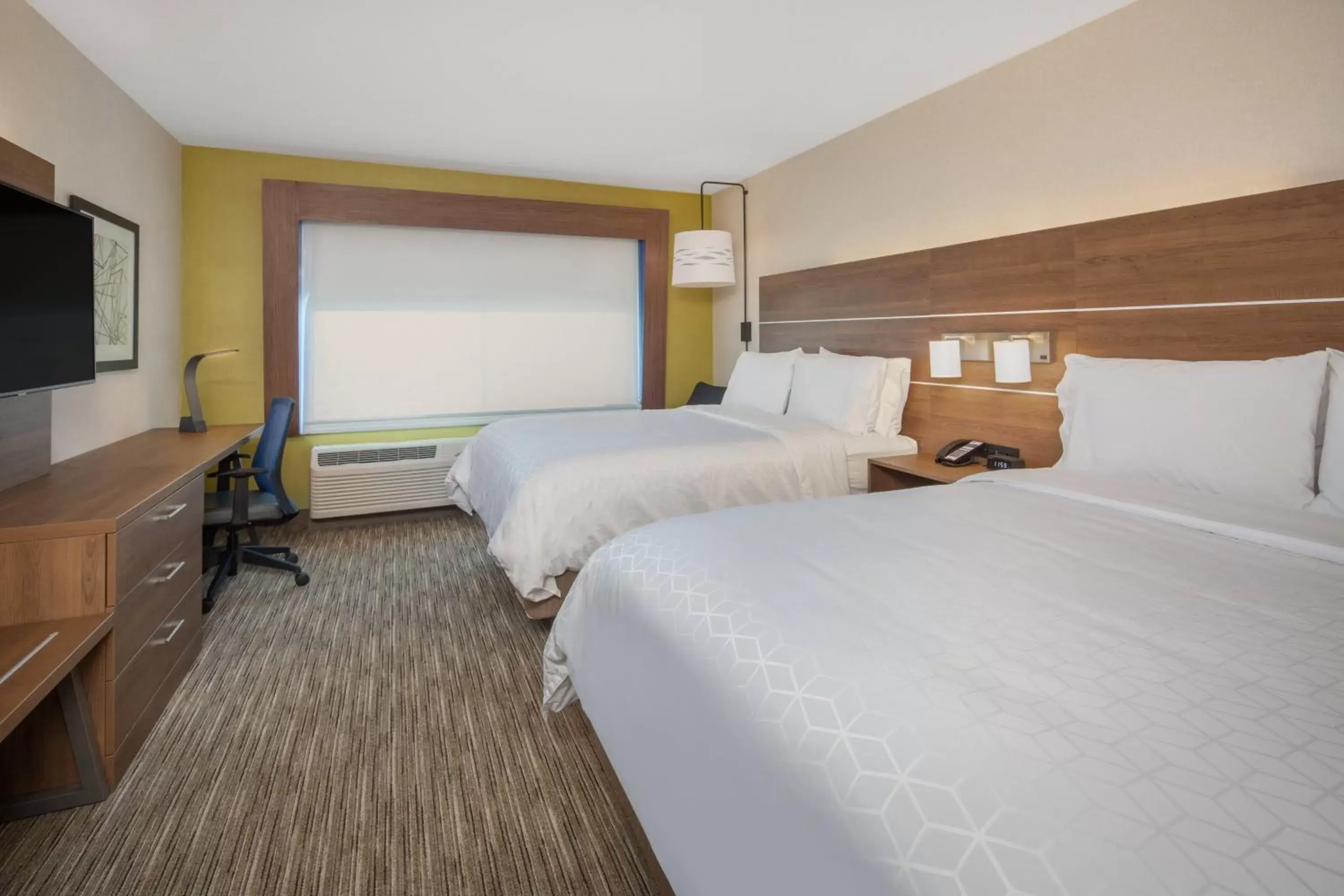 Photo of the whole room, Bed in Holiday Inn Express Grover Beach-Pismo Beach Area, an IHG Hotel