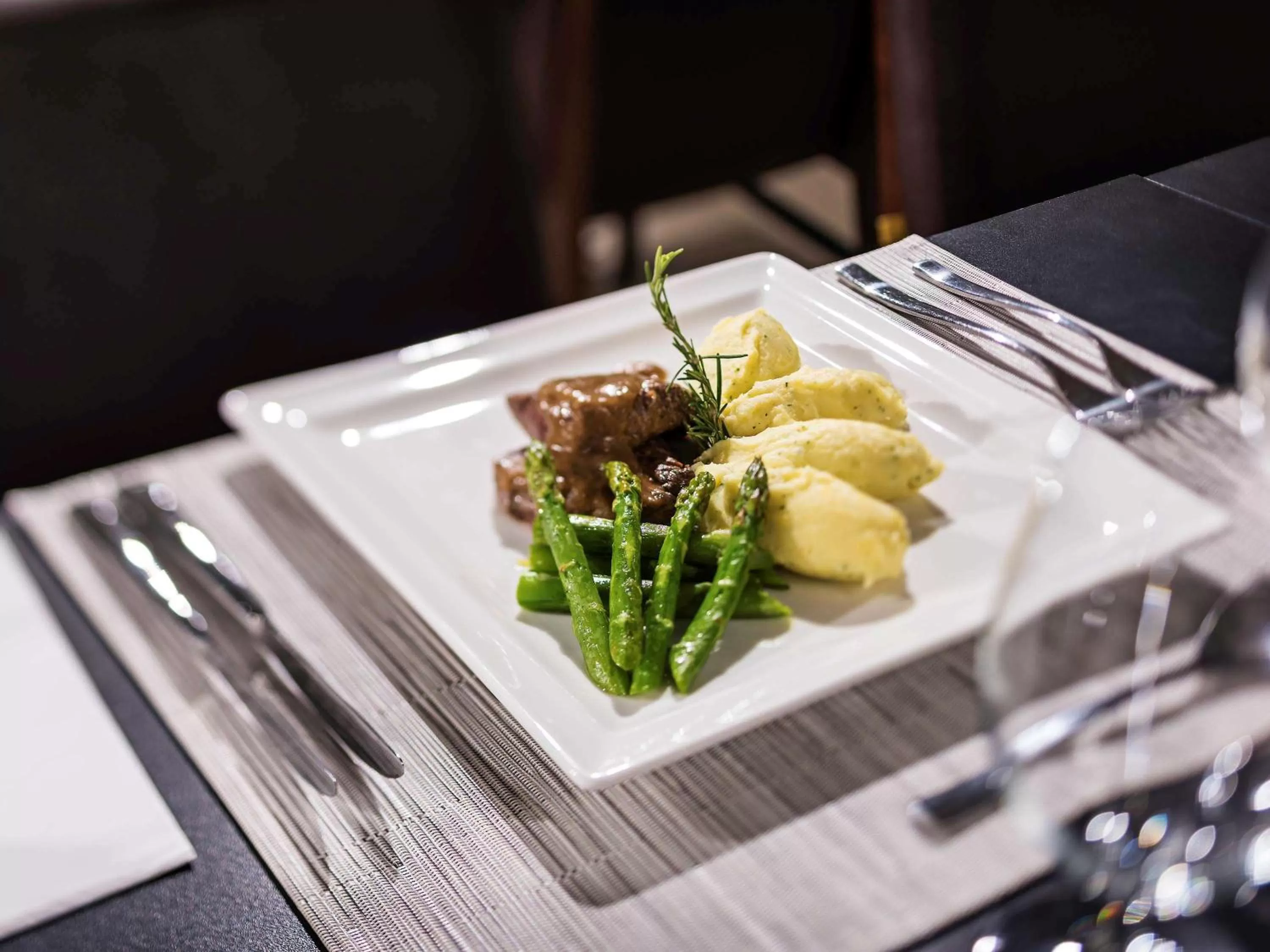 Restaurant/places to eat in Mercure Ribeirão Preto