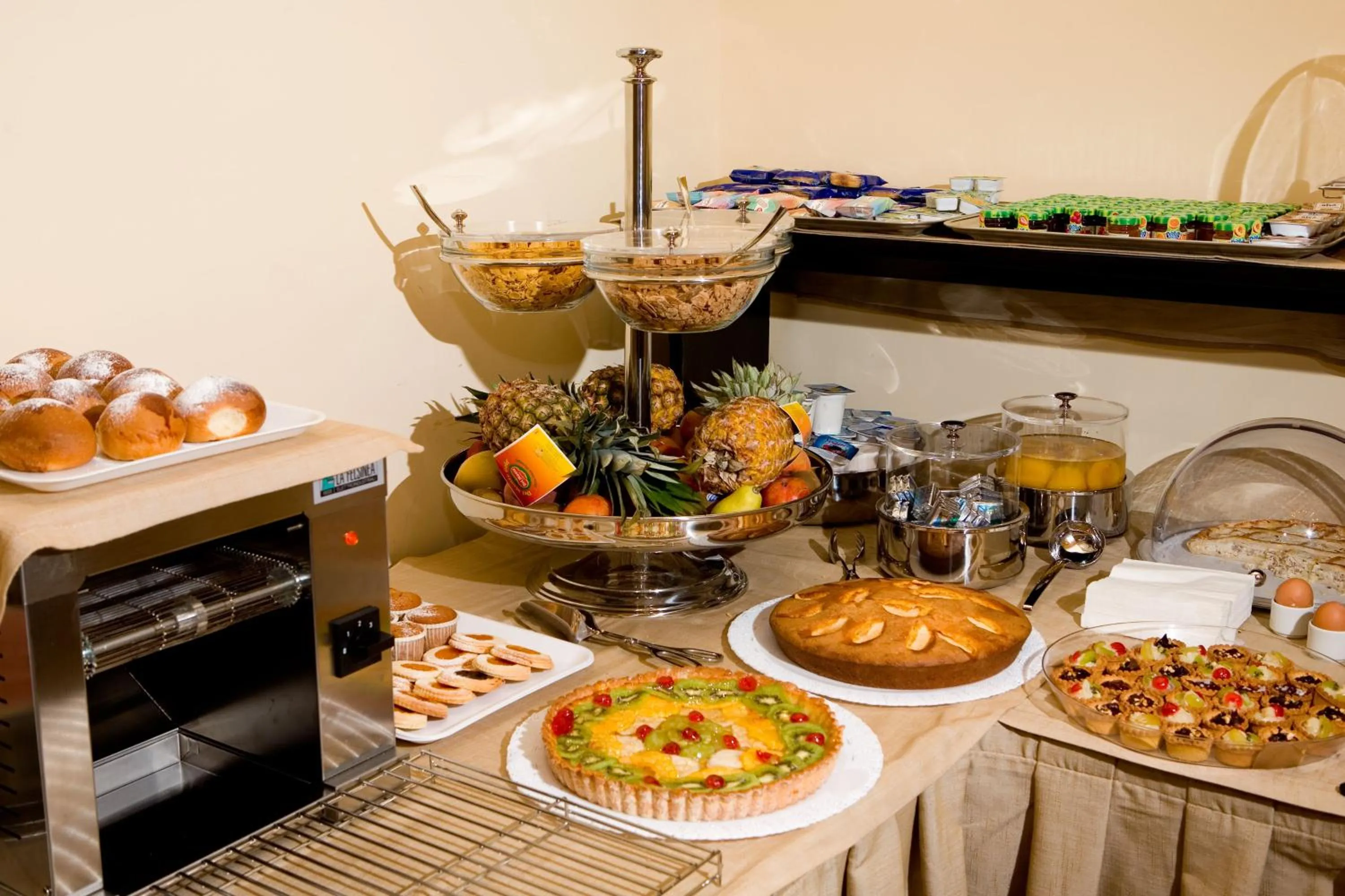 Continental breakfast in Hotel Palazzo Guardati