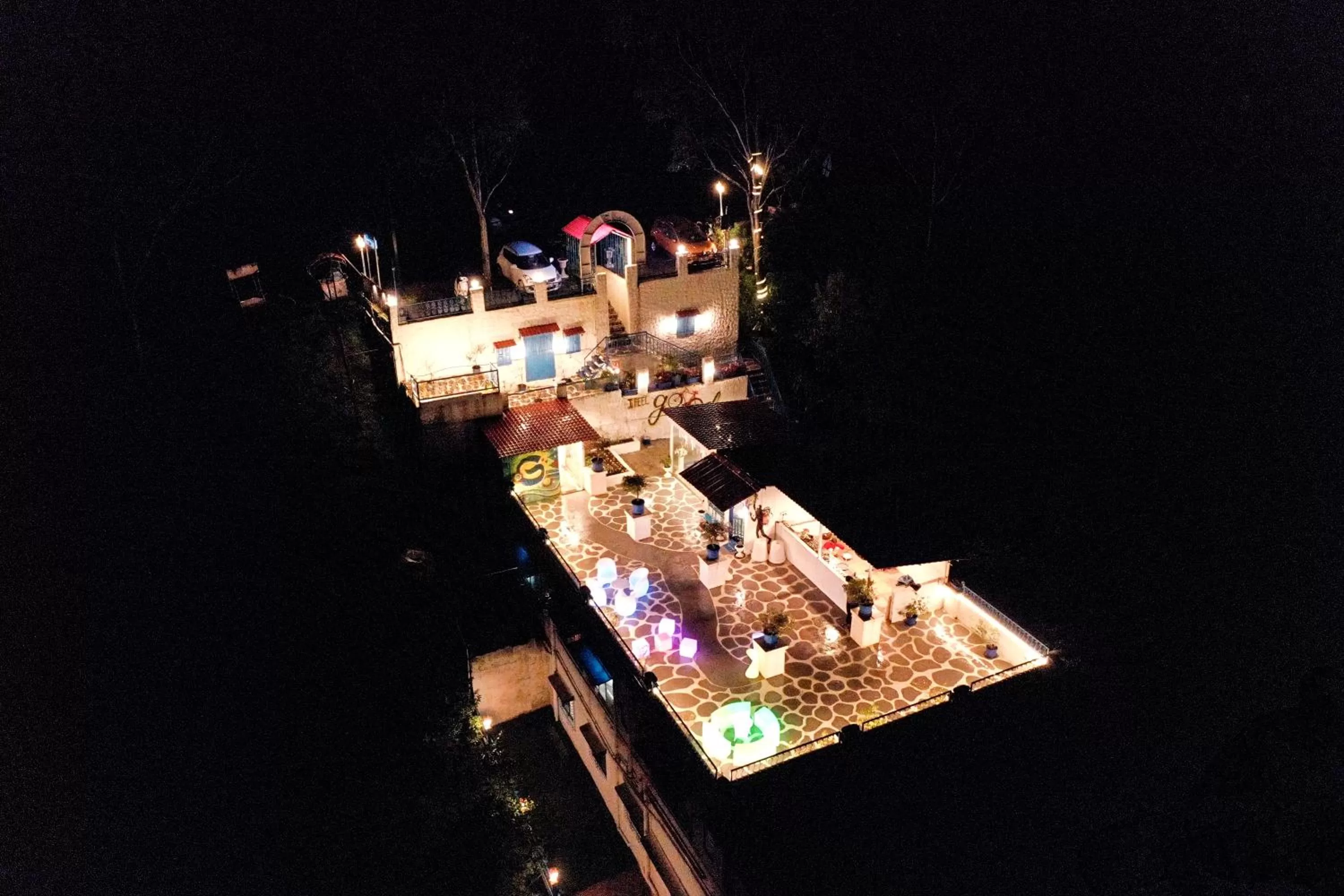 Night, Bird's-eye View in Hotel Greek Glory