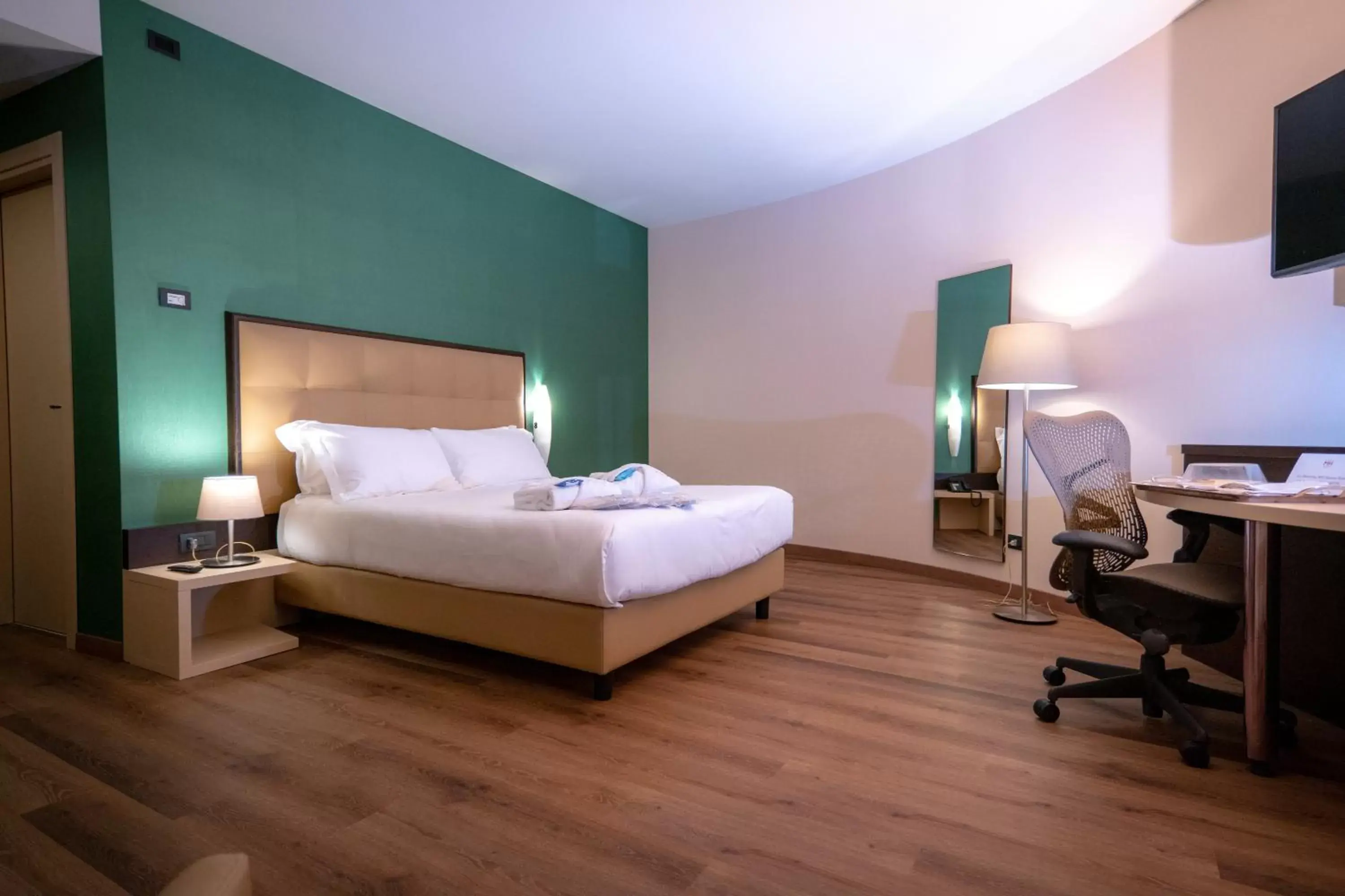 Bed in UNAHOTELS MH Matera