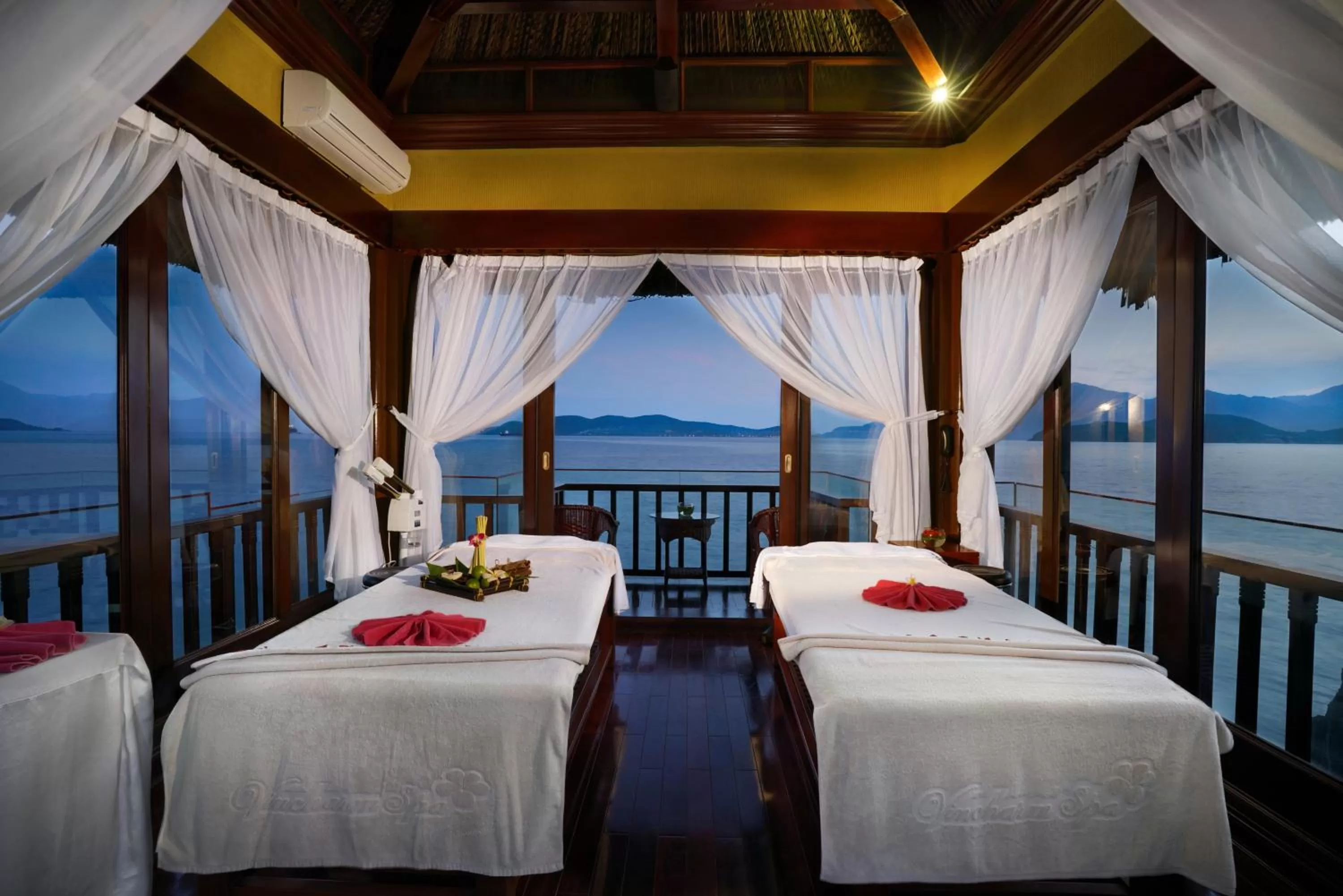 Massage, Bed in Vinpearl Luxury Nha Trang