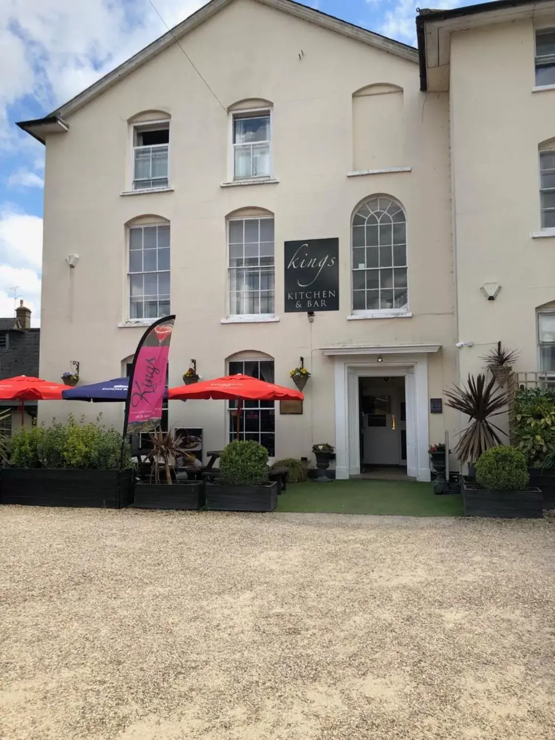 Facade/entrance, Property Building in Kings Hotel