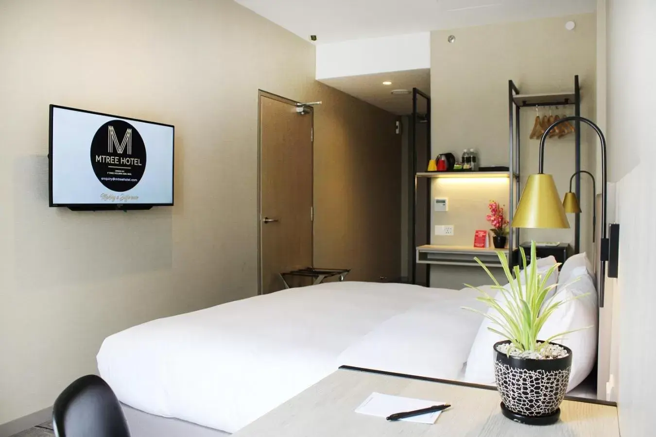 Bedroom, Bed in MTREE Hotel