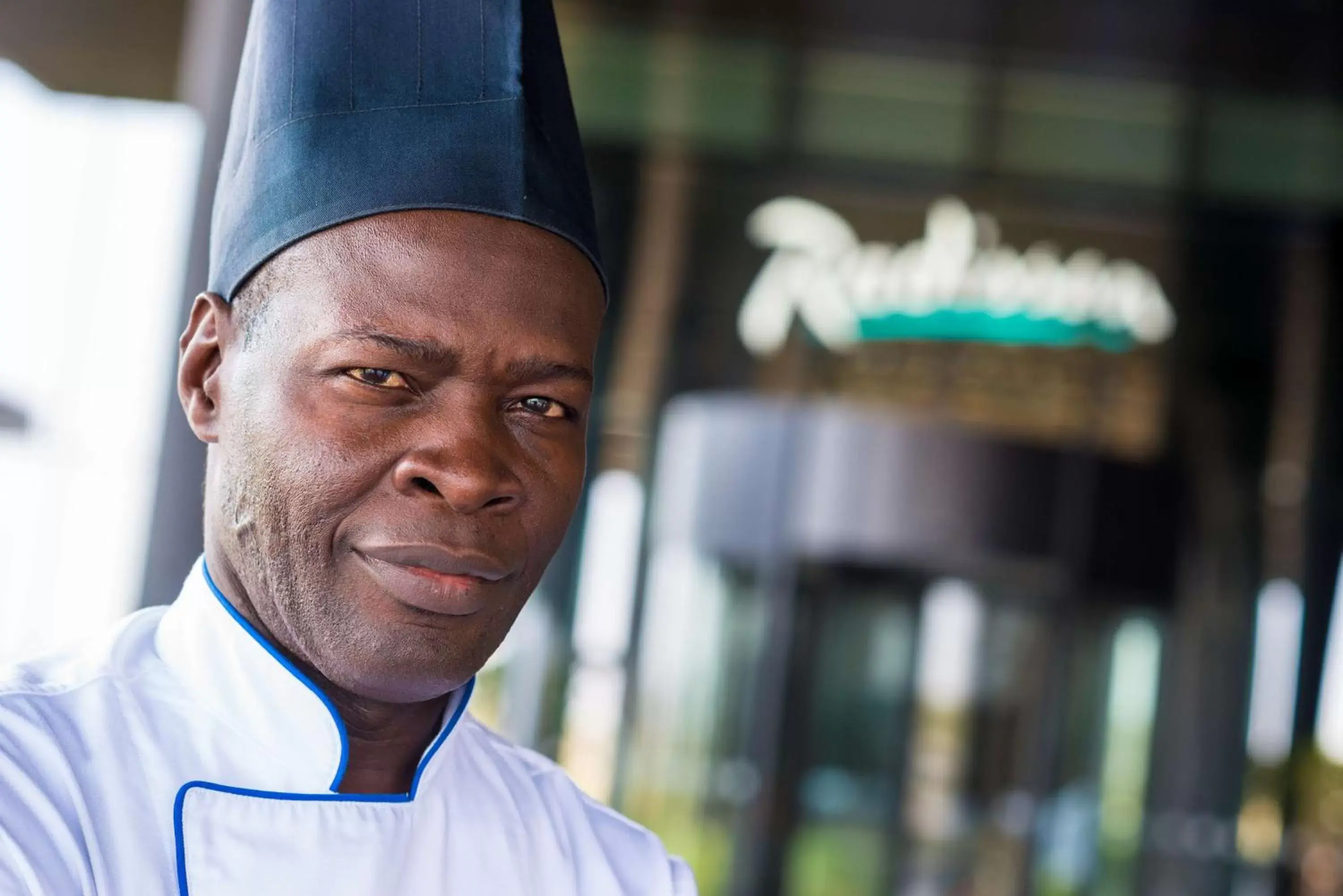 Restaurant/places to eat, Staff in Radisson Hotel Dakar Diamniadio