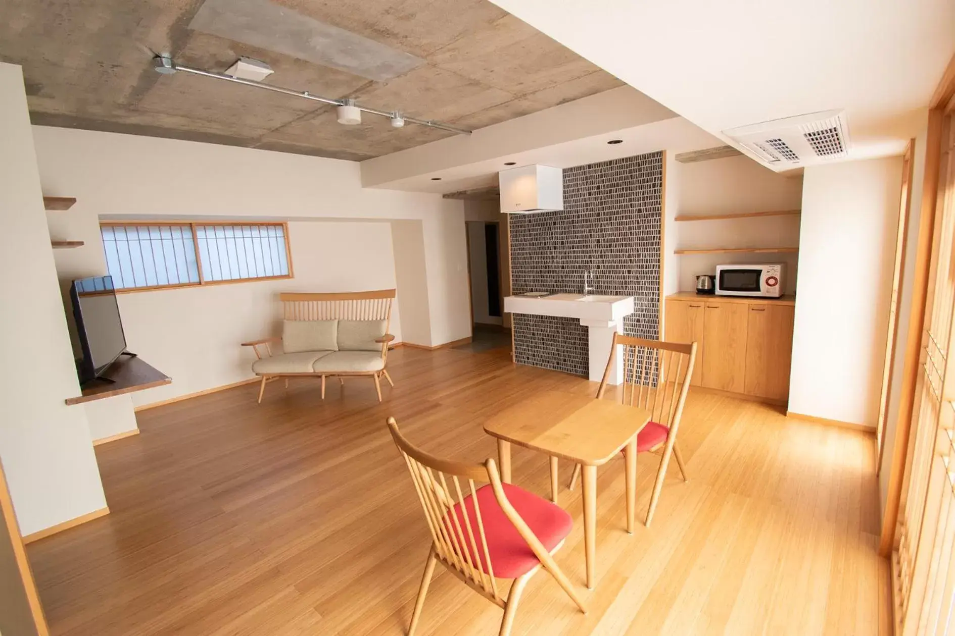 Kitchen or kitchenette, Seating Area in The GrandWest Arashiyama