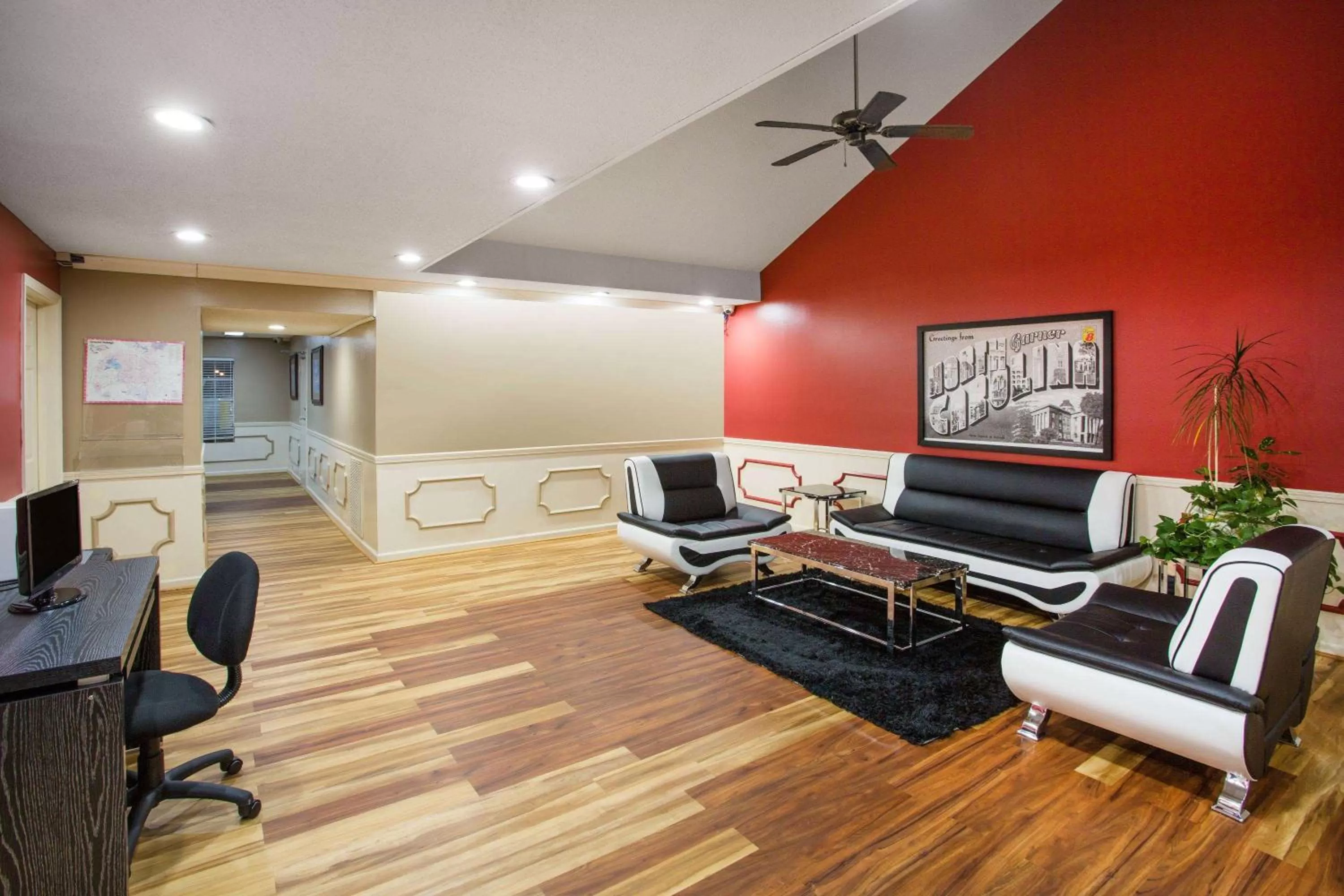 Lobby or reception in Super 8 by Wyndham Garner/Clayton/Raleigh