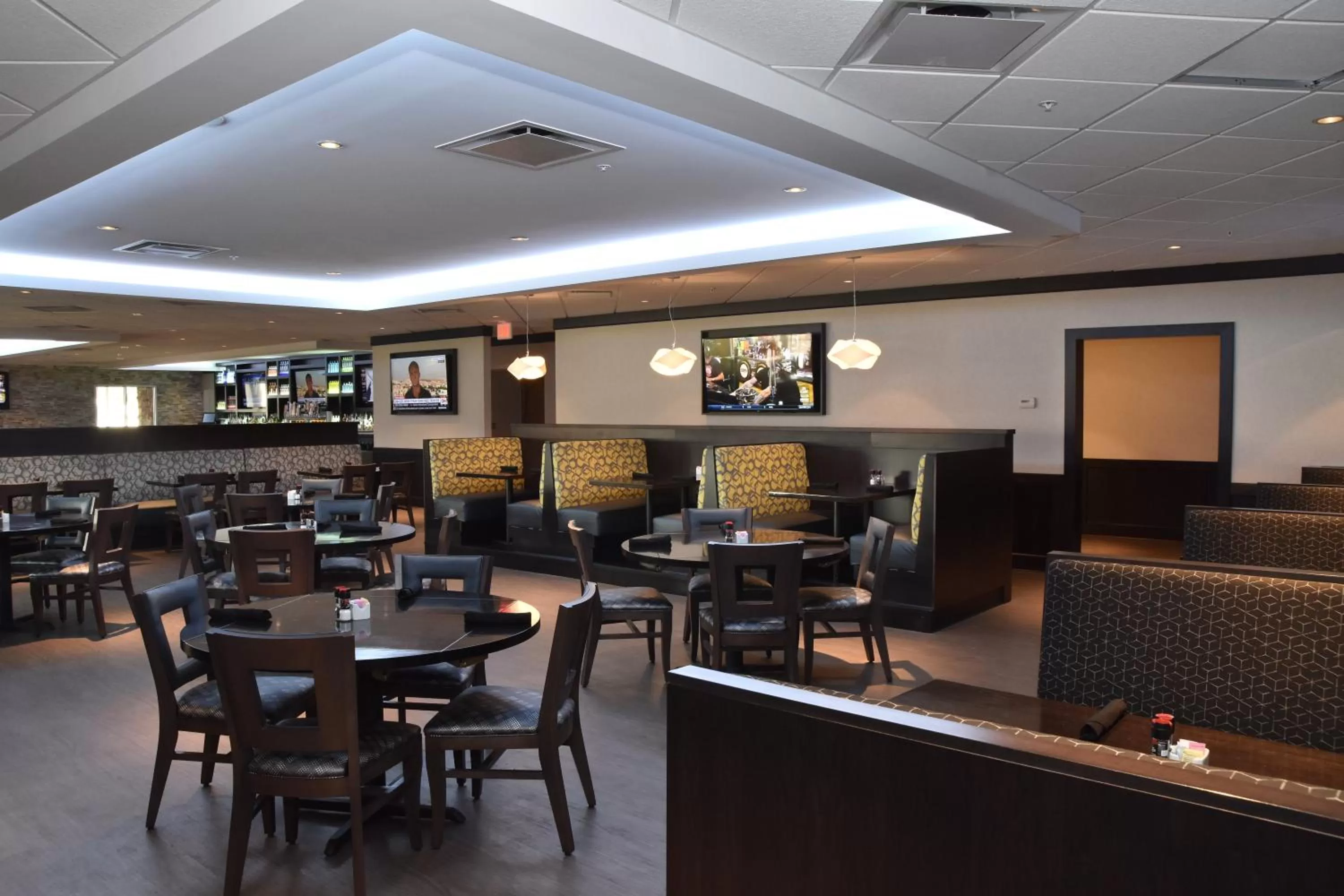 Restaurant/places to eat in Holiday Inn Canton-Belden Village by IHG