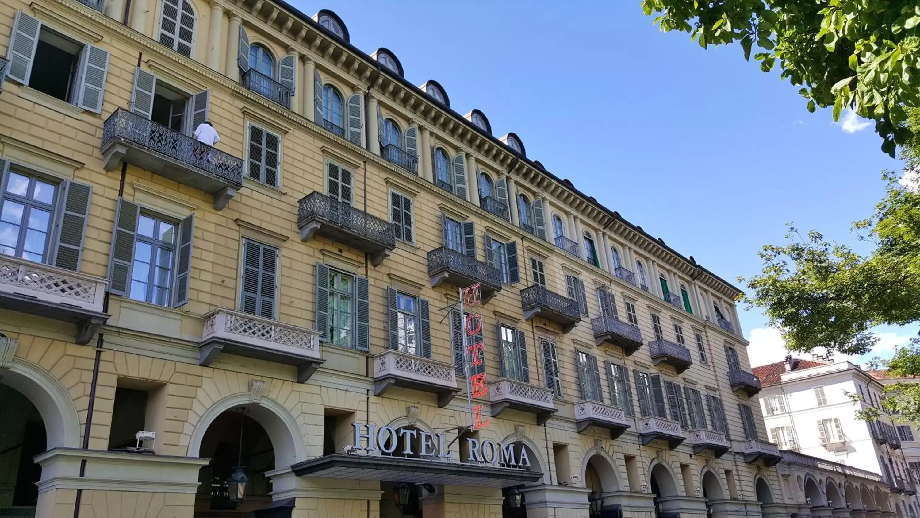 Facade/entrance in Hotel Roma e Rocca Cavour