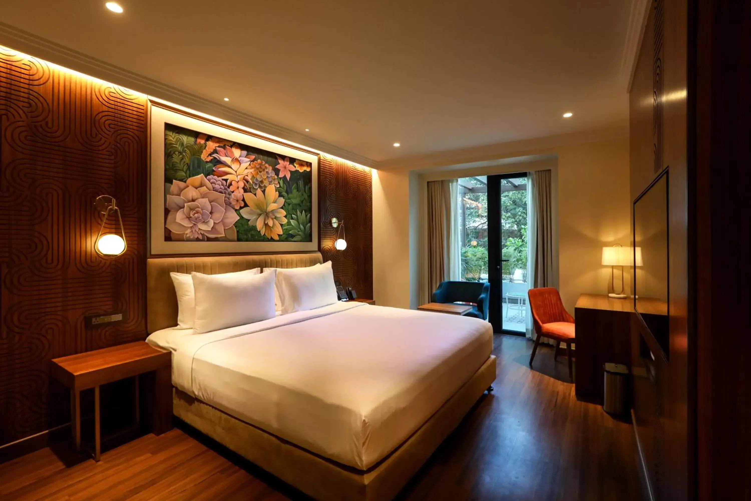 Bedroom, Bed in Radisson Blu Hotel GRT, Chennai International Airport