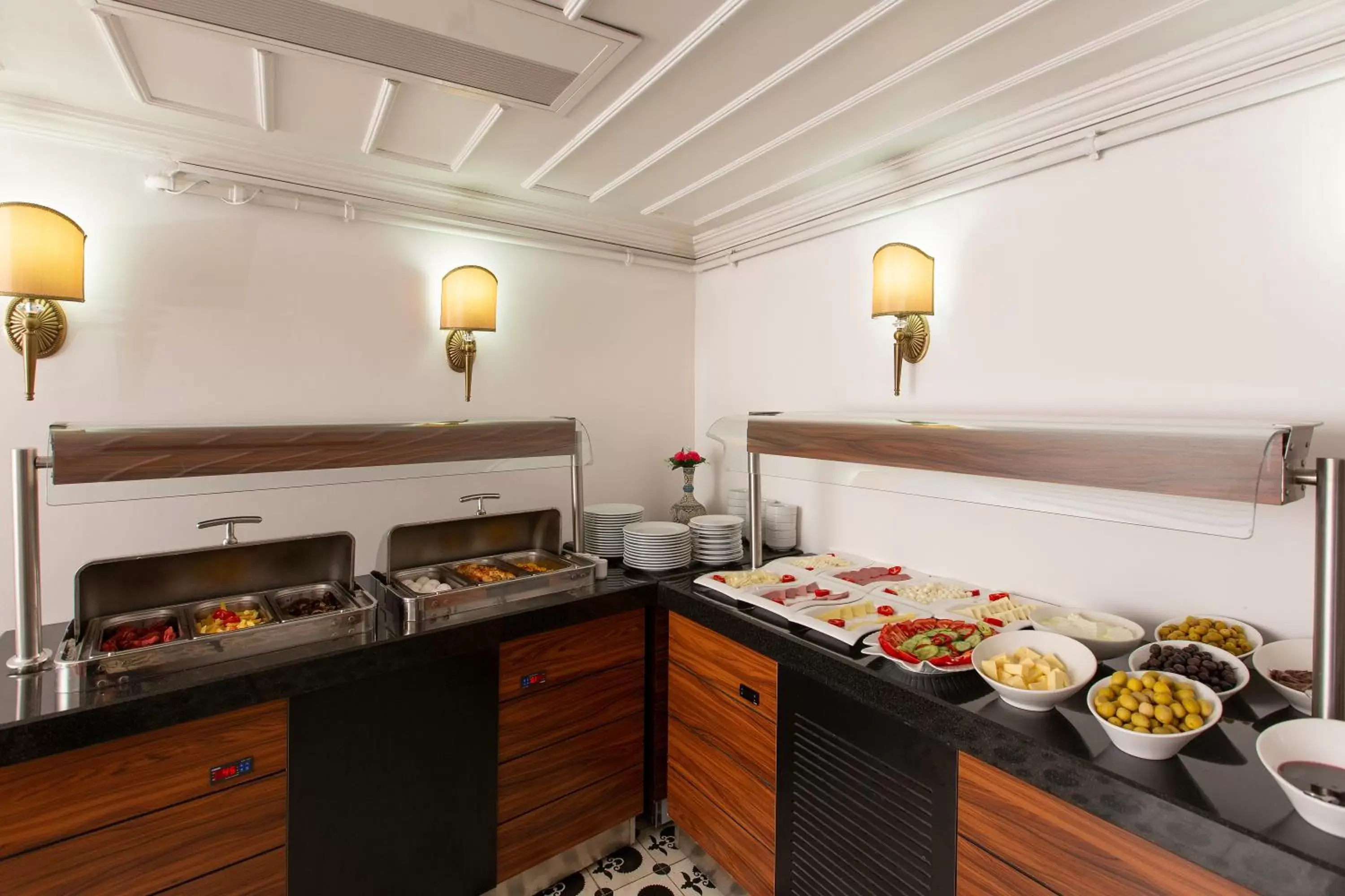 Breakfast, Kitchen/Kitchenette in Premist Hotels Sultanahmet