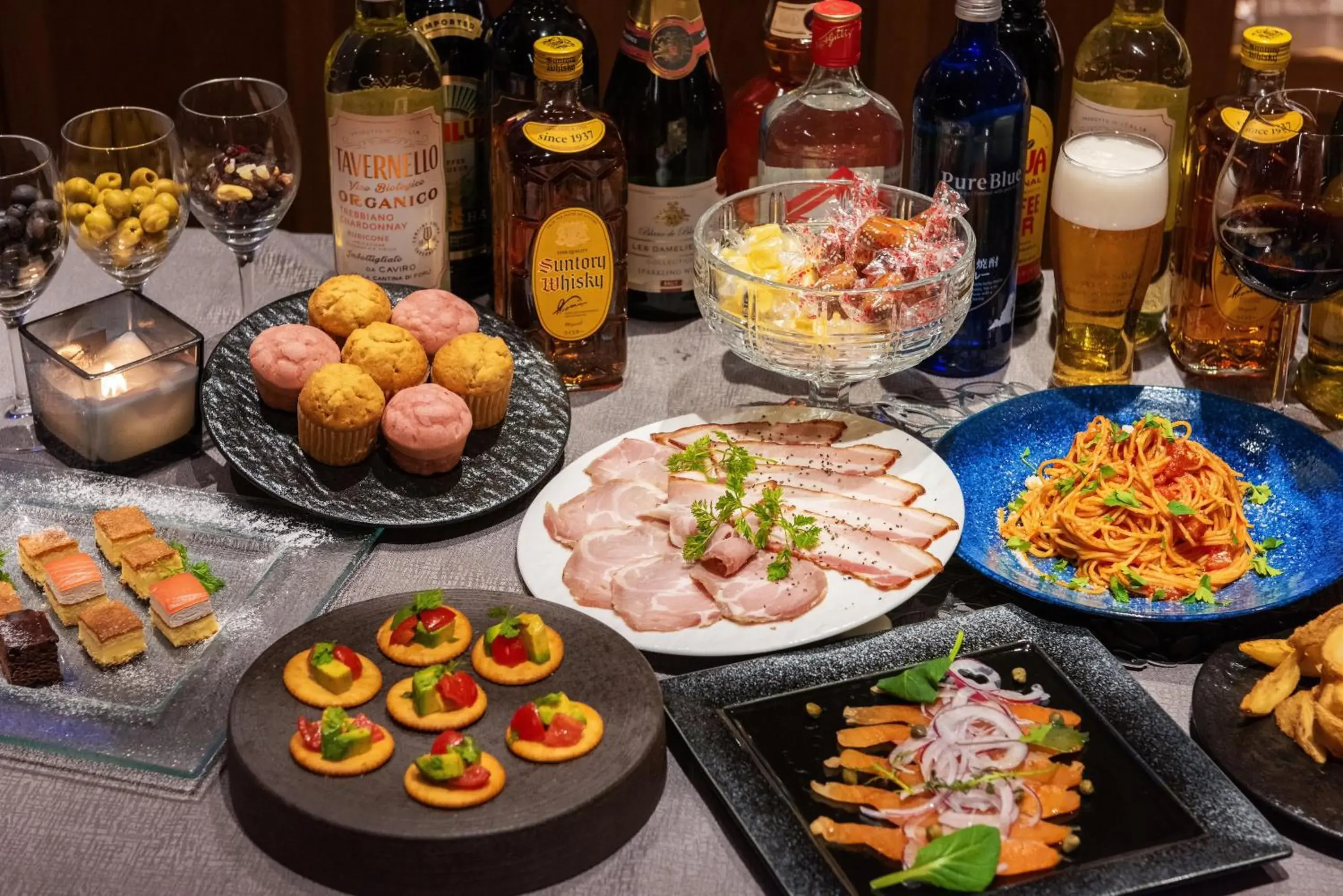 Food and drinks in HOTEL HILLARYS Akasaka