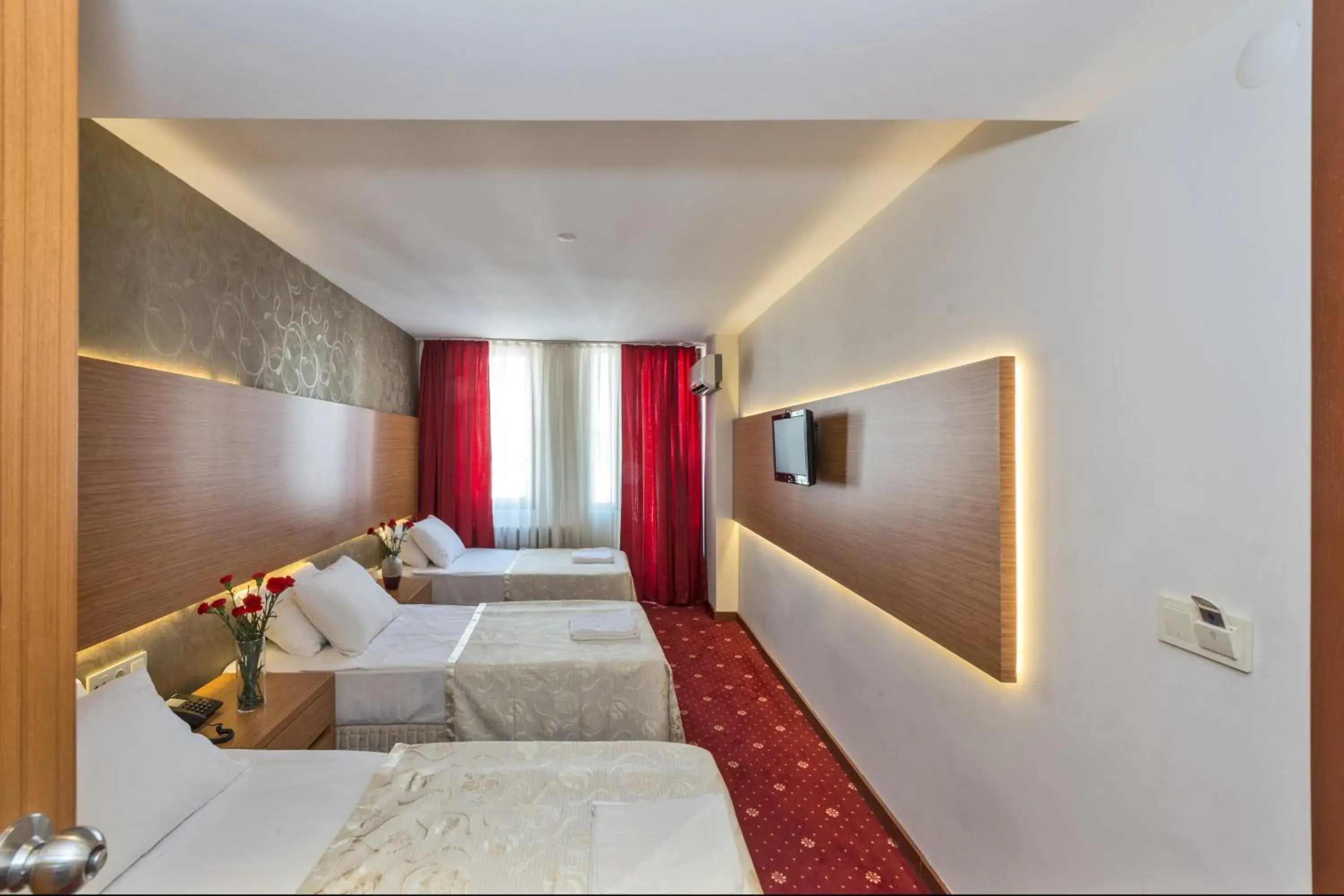 Photo of the whole room in Erbazlar Hotel