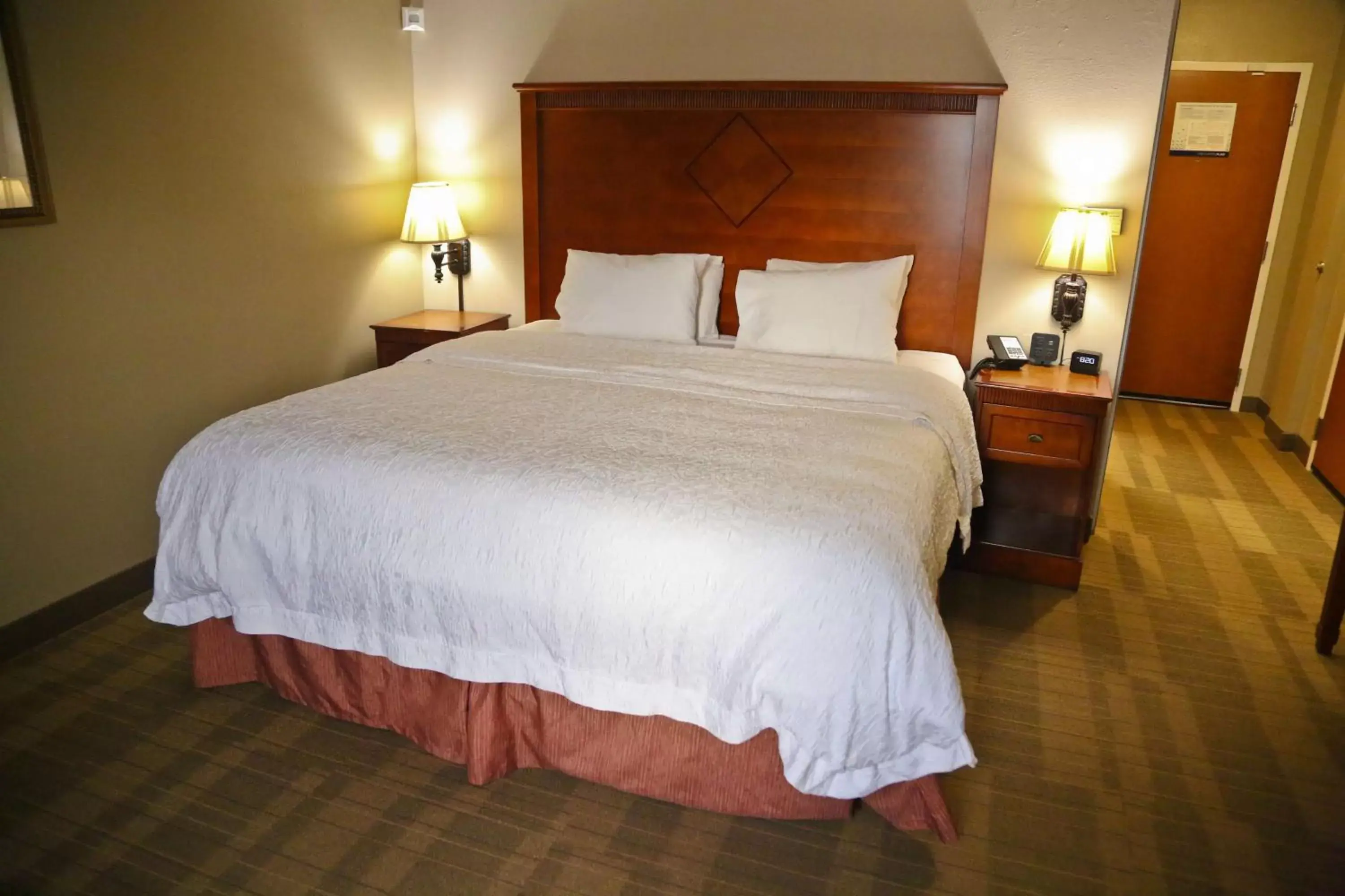 Bed in Hampton Inn & Suites Jennings