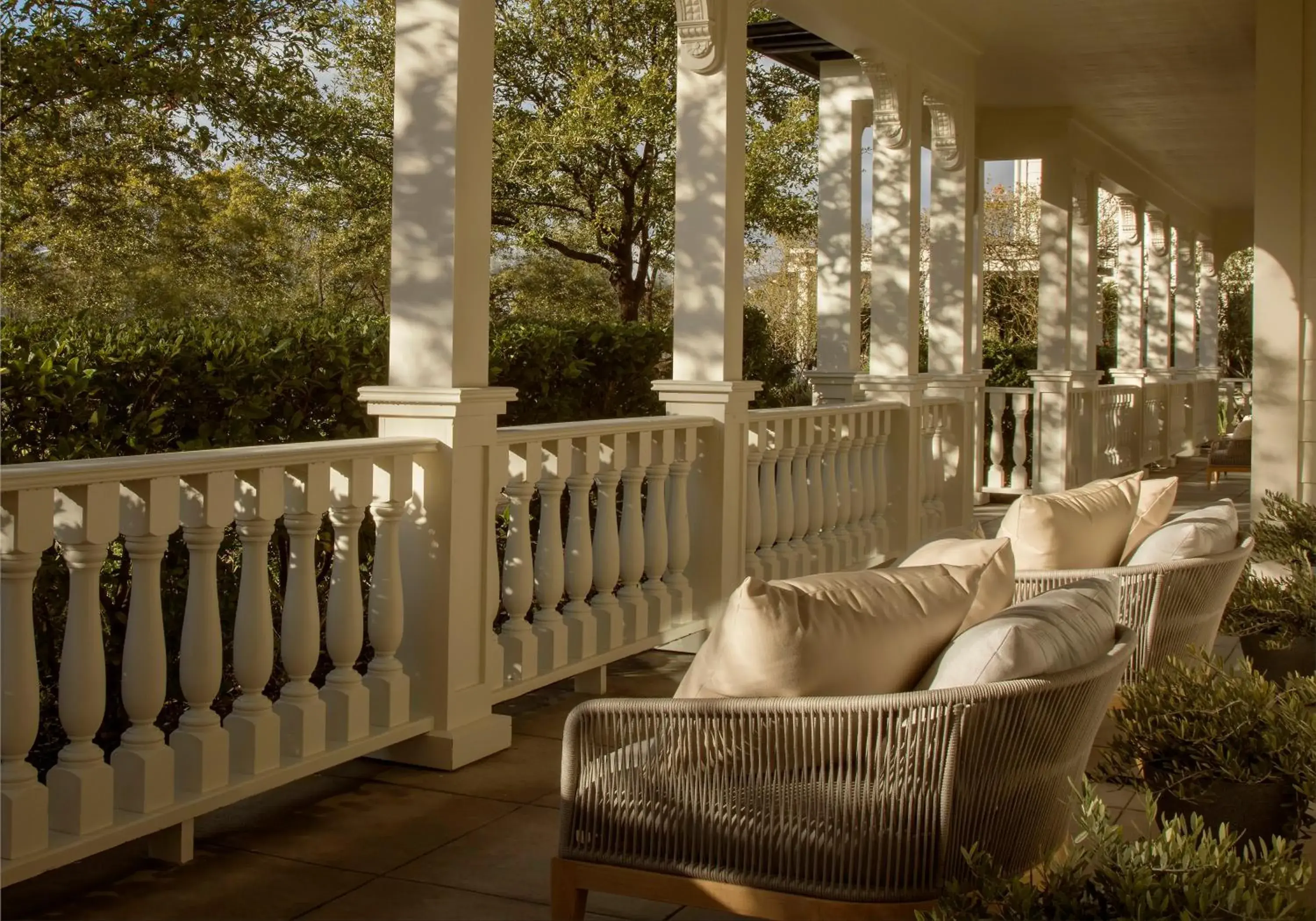 Patio in MacArthur Place Inn & Spa