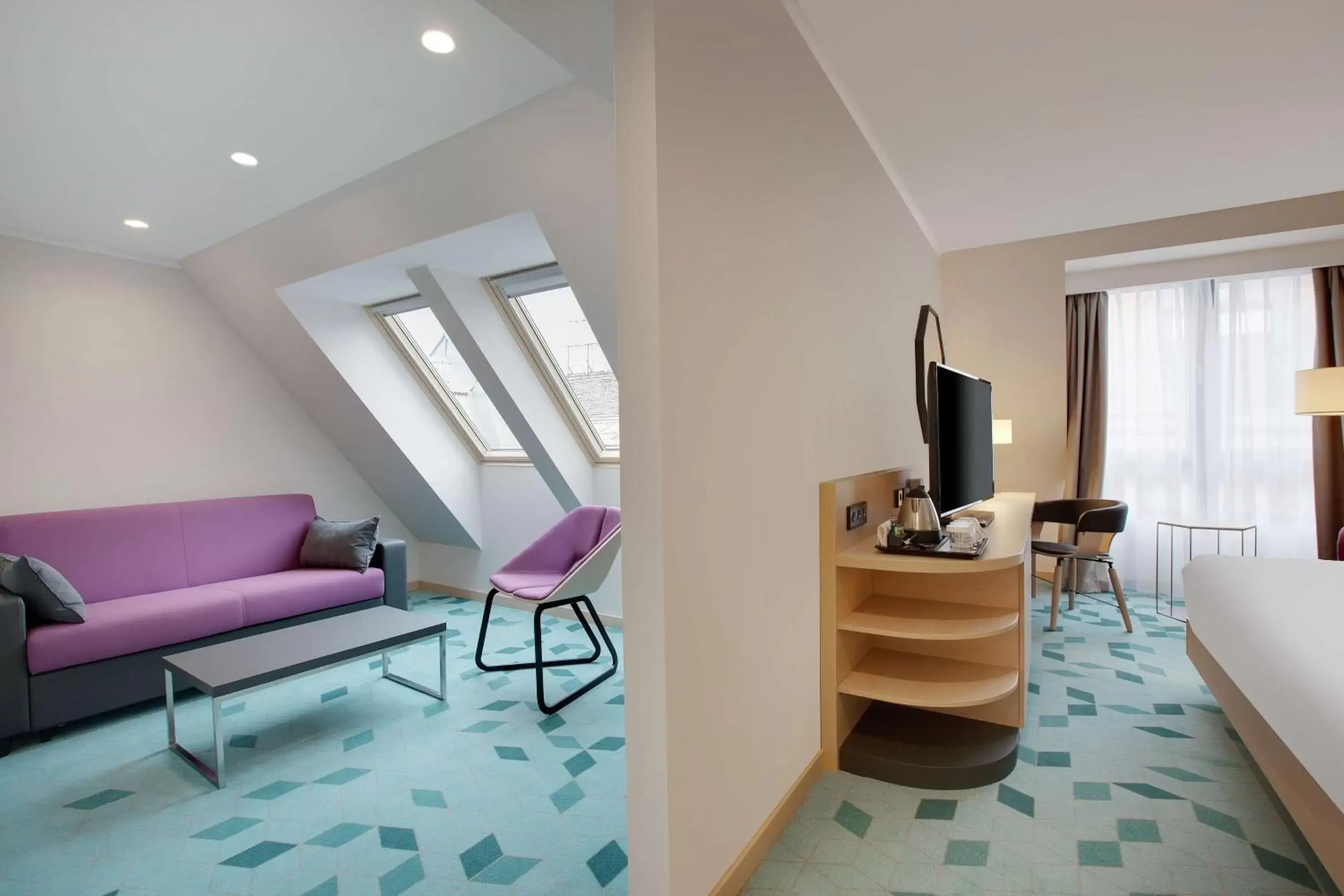 Bedroom, Seating Area in Hilton Garden Inn Budapest City Centre
