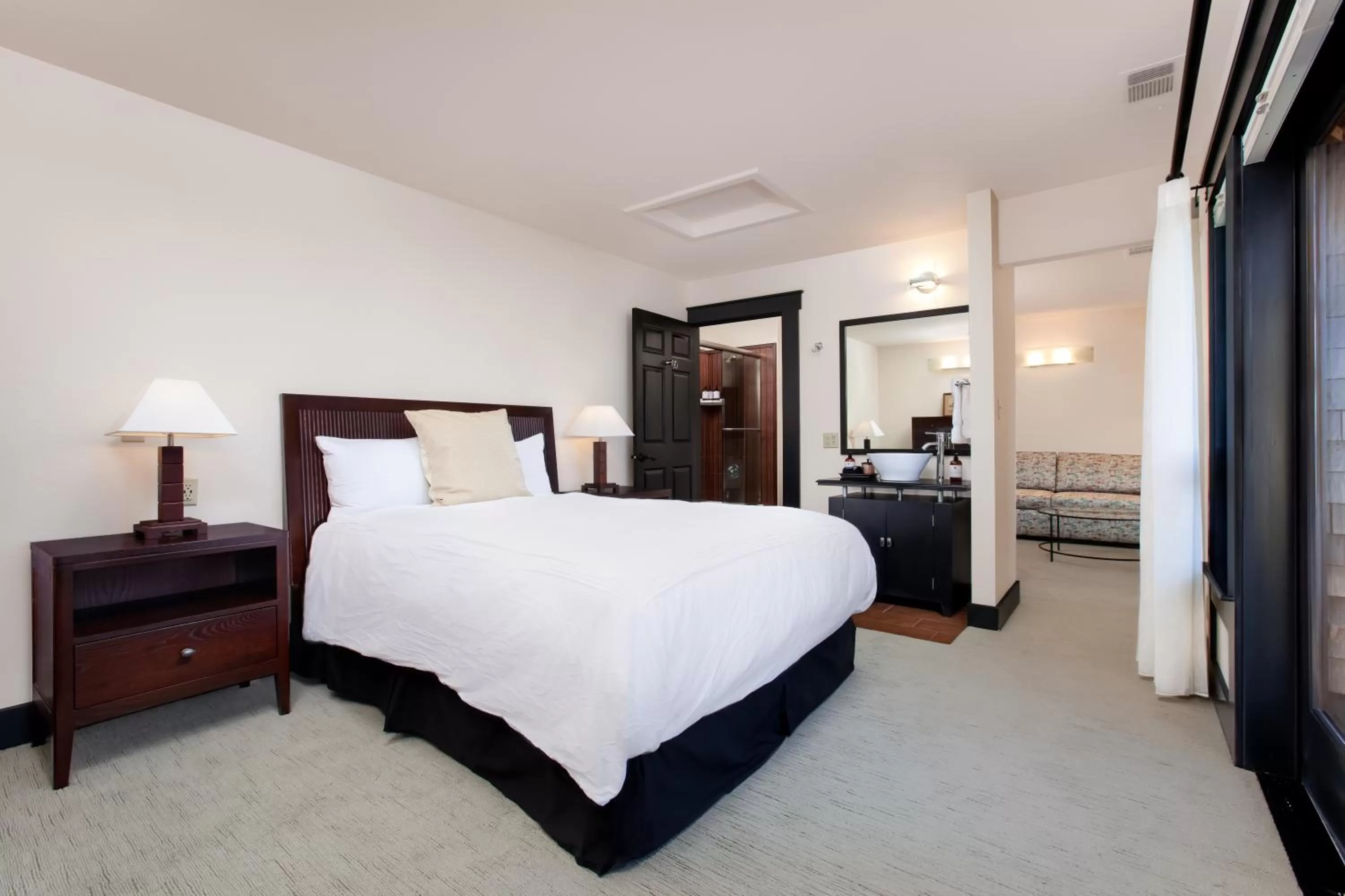 Photo of the whole room, Bed in Noyo Harbor Inn