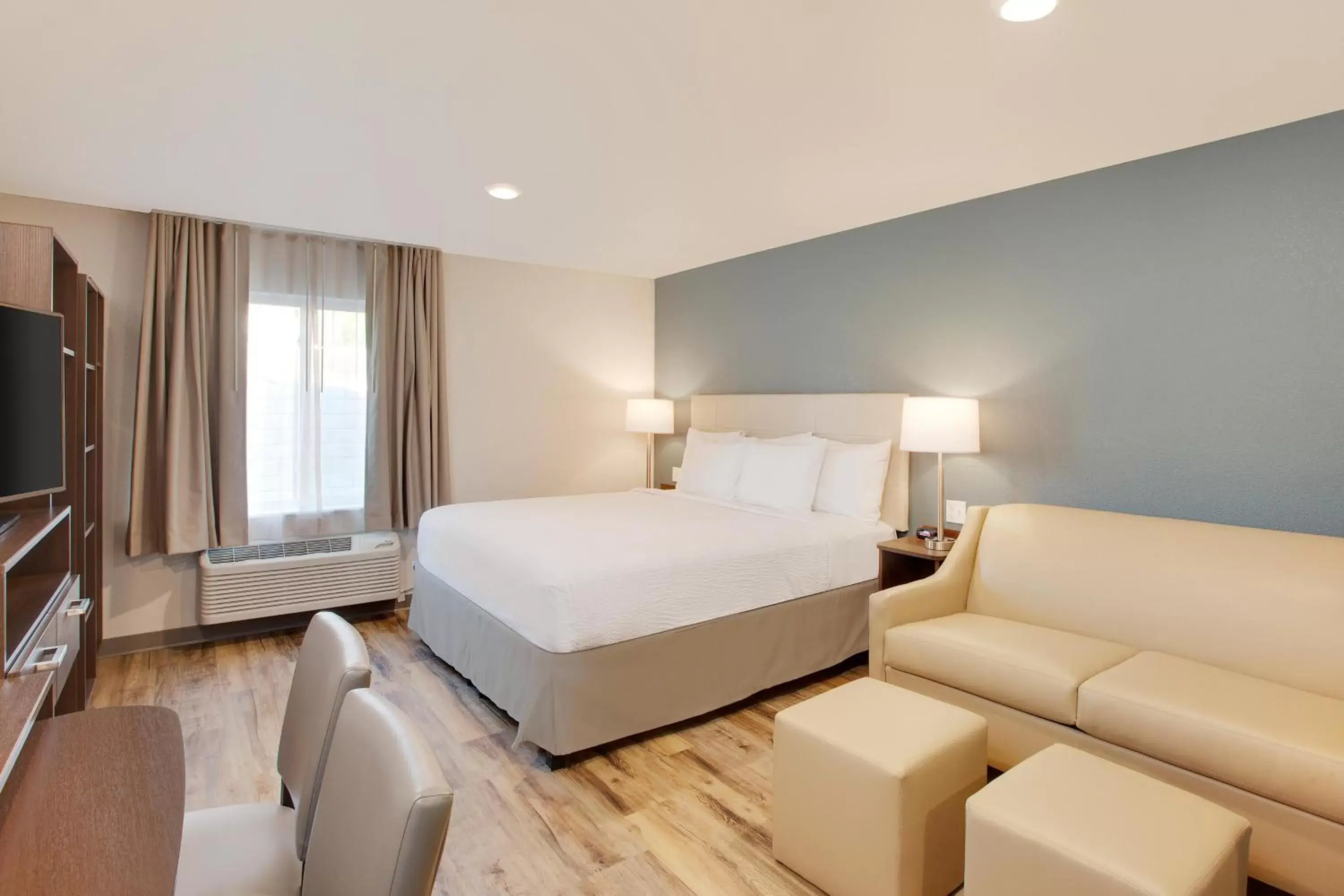 Bed in Extended Stay America Suites - Boston - Saugus