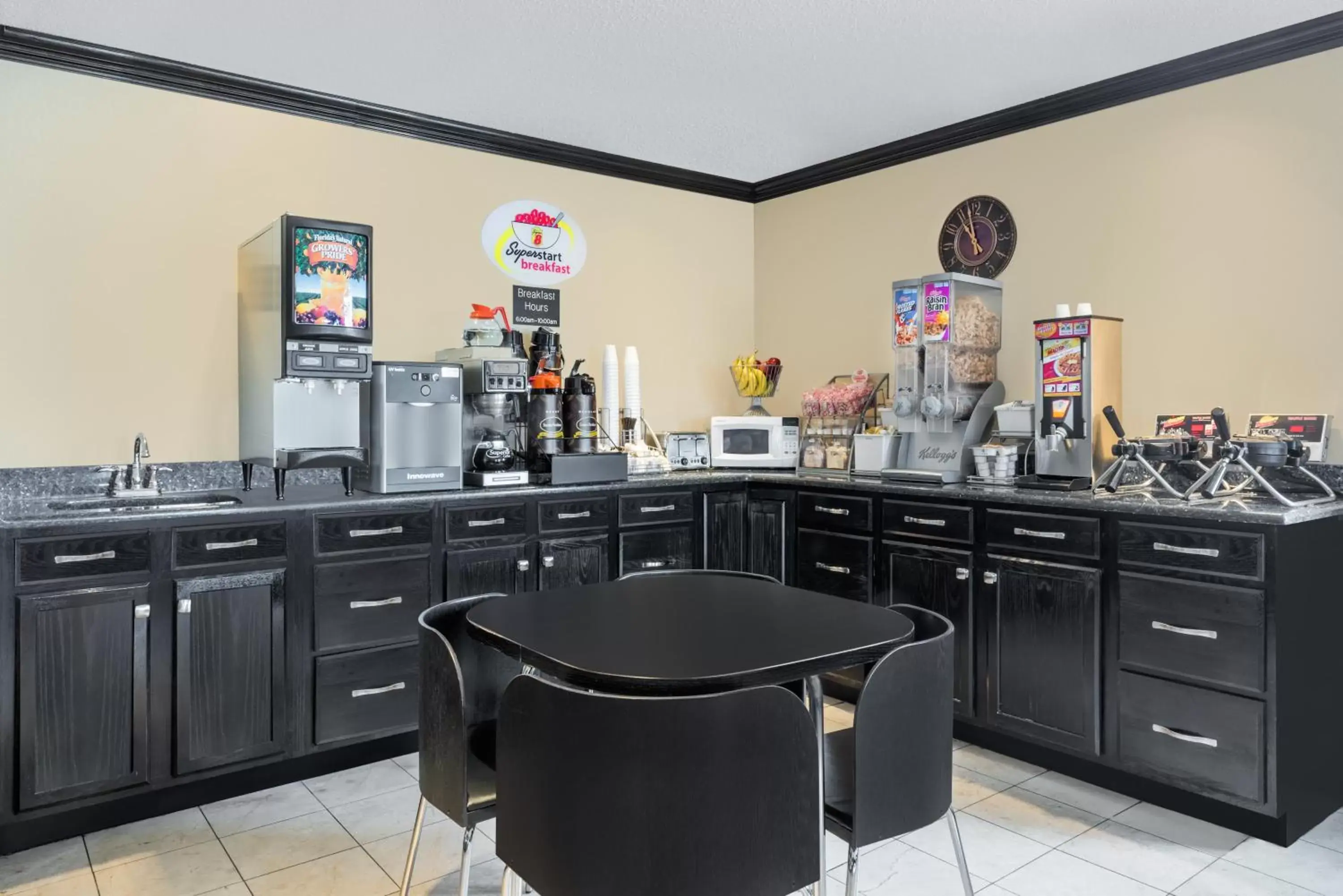 Restaurant/places to eat in Super 8 by Wyndham Hanover Restaurant/places to eat in Super 8 by Wyndham Hanover