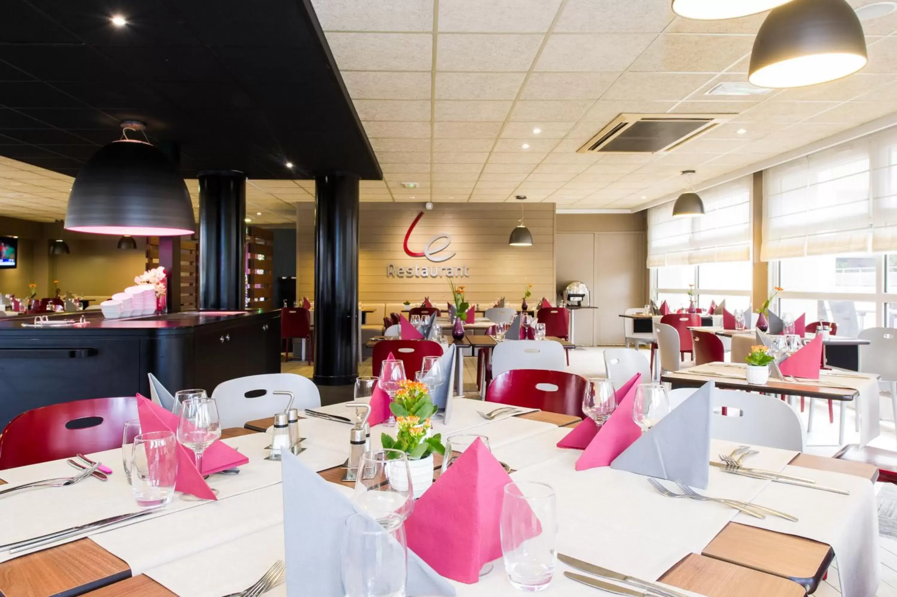 Restaurant/Places to Eat in Campanile Reims Centre - Cathedrale