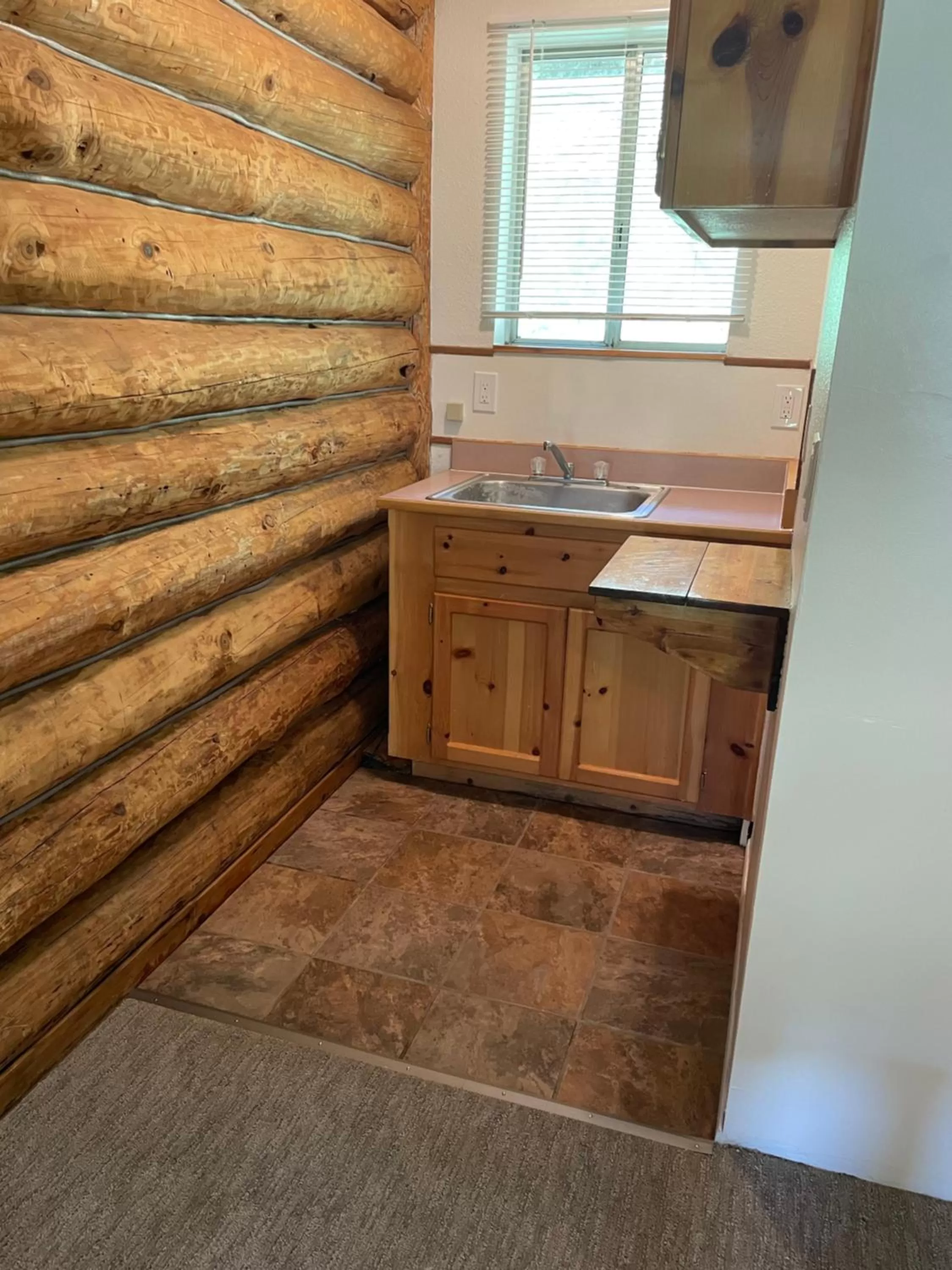 Kitchen/Kitchenette in Bear Creek Cabins