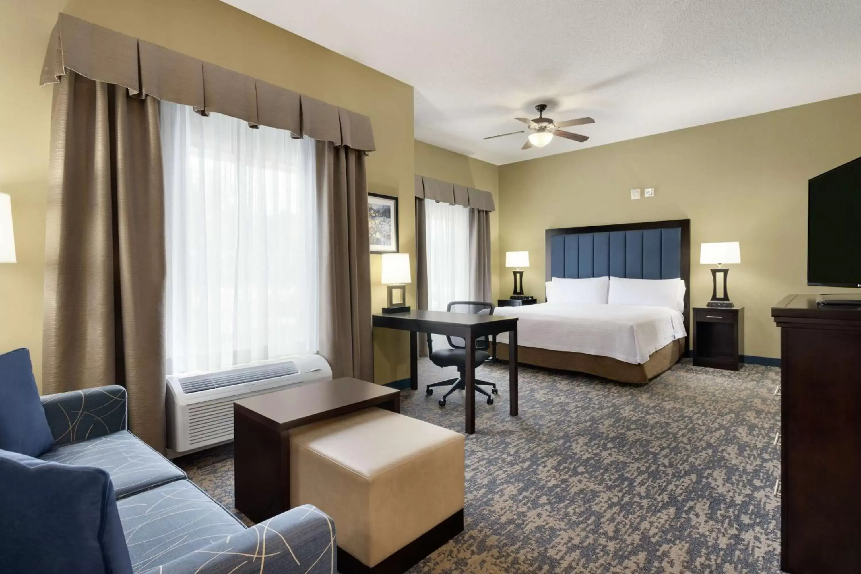 Bedroom in Homewood Suites by Hilton Fort Smith