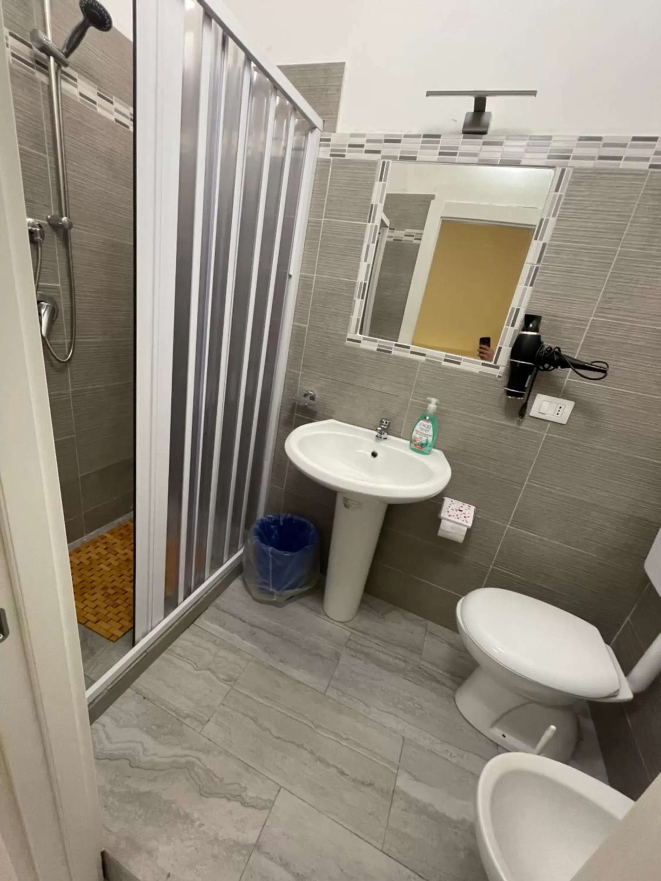 Shower, Bathroom in Lavica airport Catania B&b