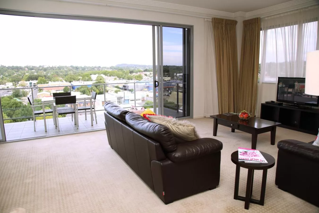 TV and multimedia in Toowoomba Central Plaza Apartment Hotel Official