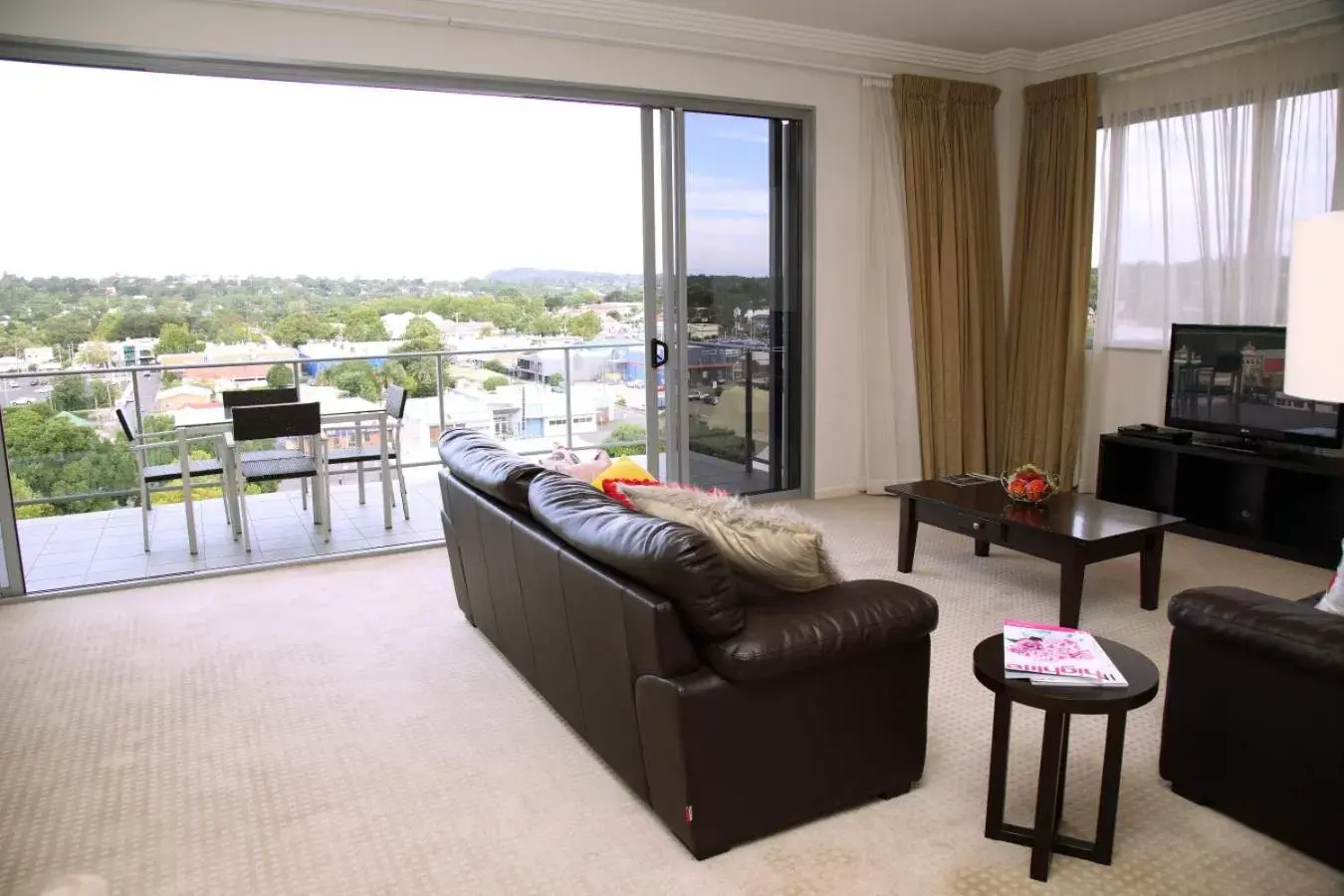 TV and multimedia in Toowoomba Central Plaza Apartment Hotel