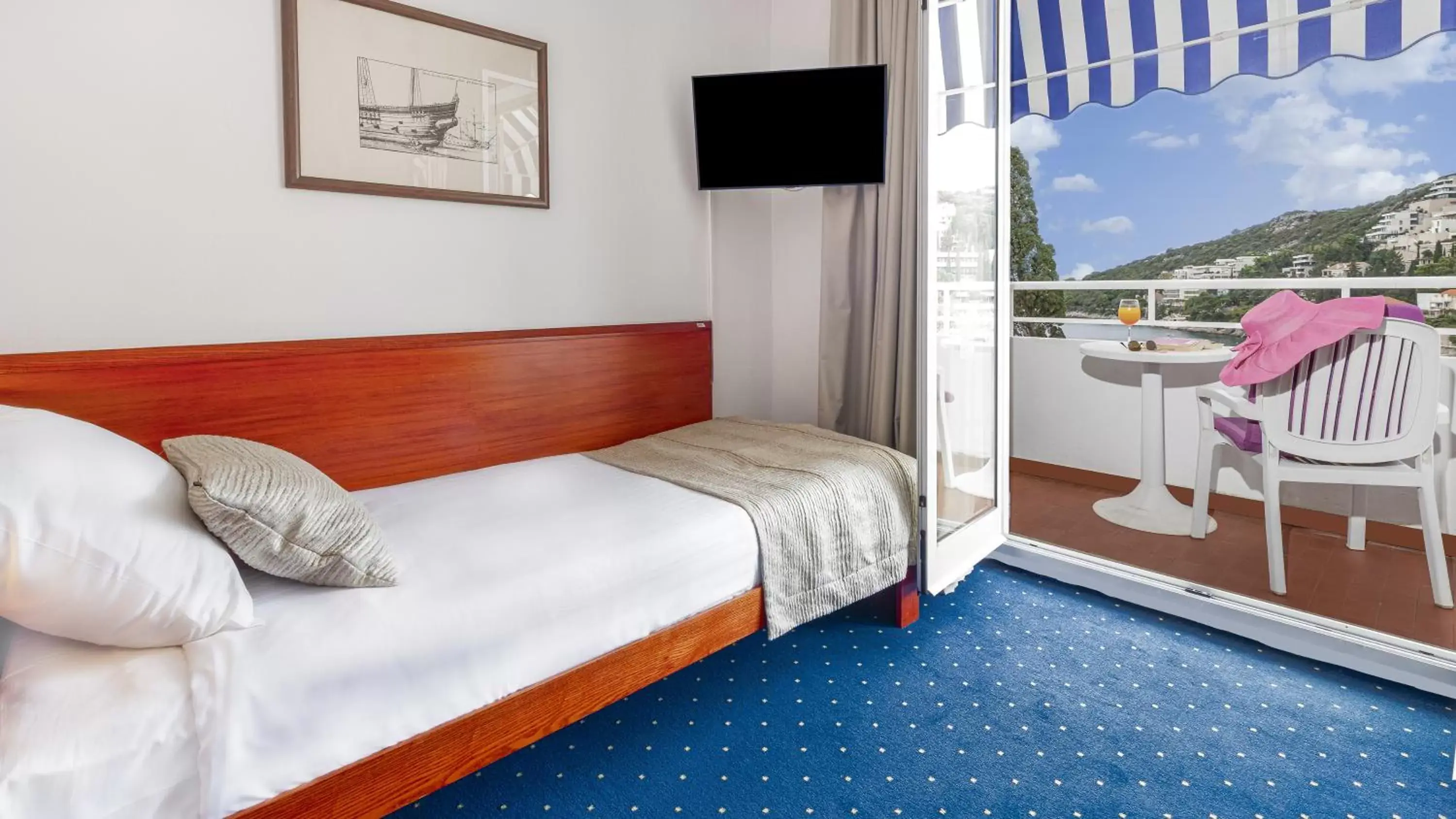 Standard Single Room in Hotel Komodor