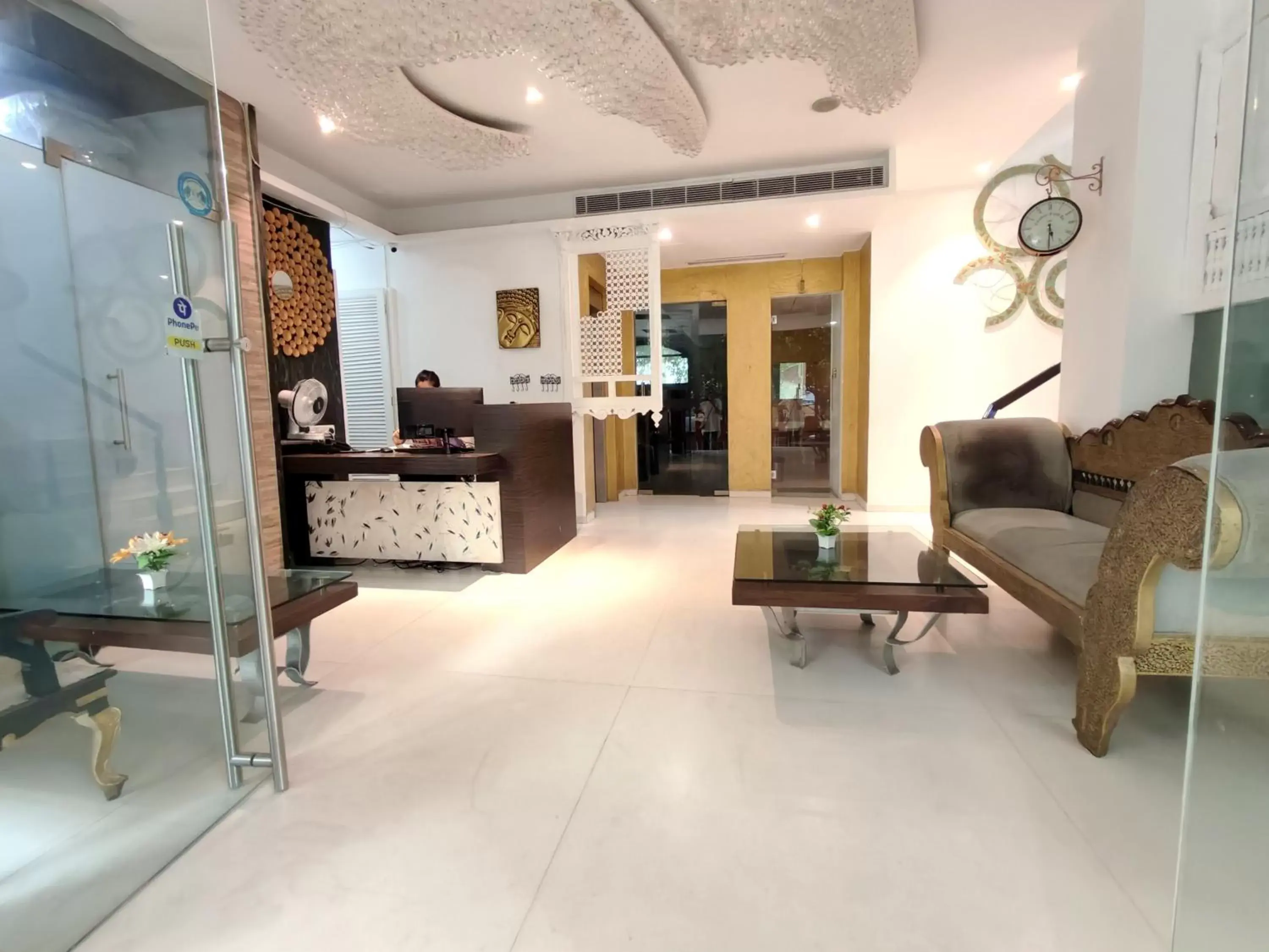 Lobby or reception in The Sky Imperial Hotel Yahvi Lobby or reception in The Sky Imperial Hotel Yahvi