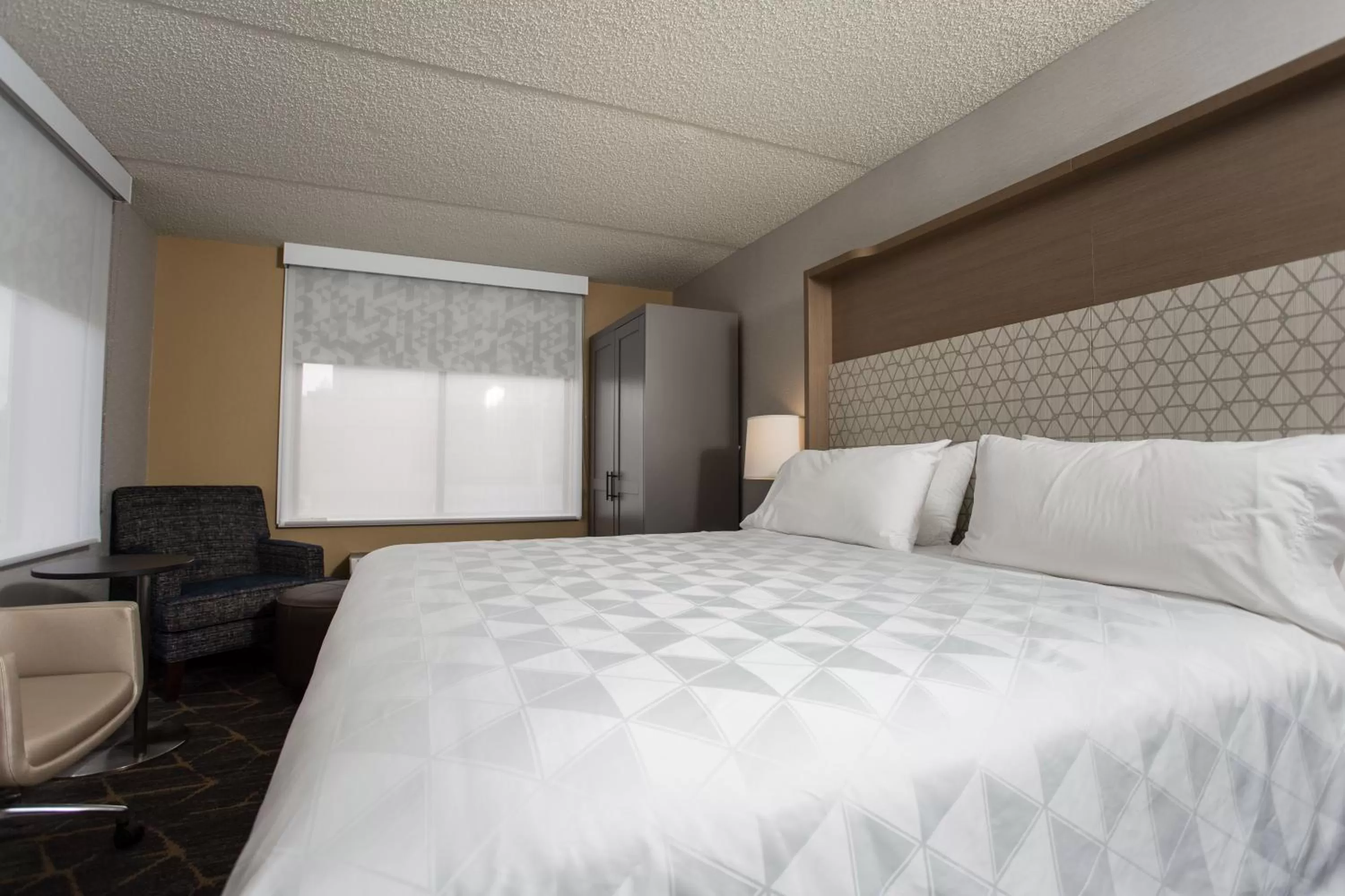 Photo of the whole room, Bed in Holiday Inn Grand Rapids Downtown by IHG