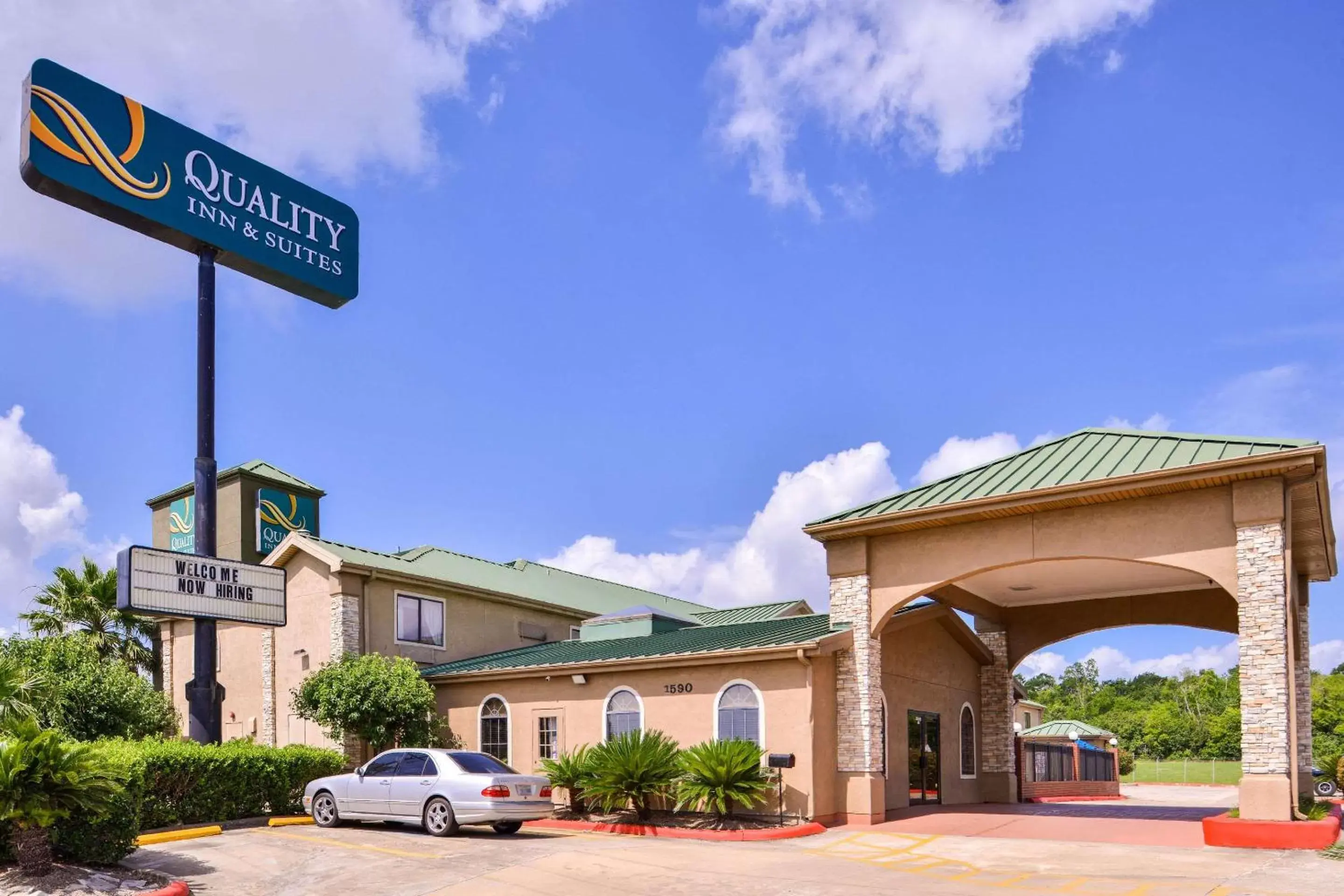 Property building in Quality Inn and Suites Beaumont
