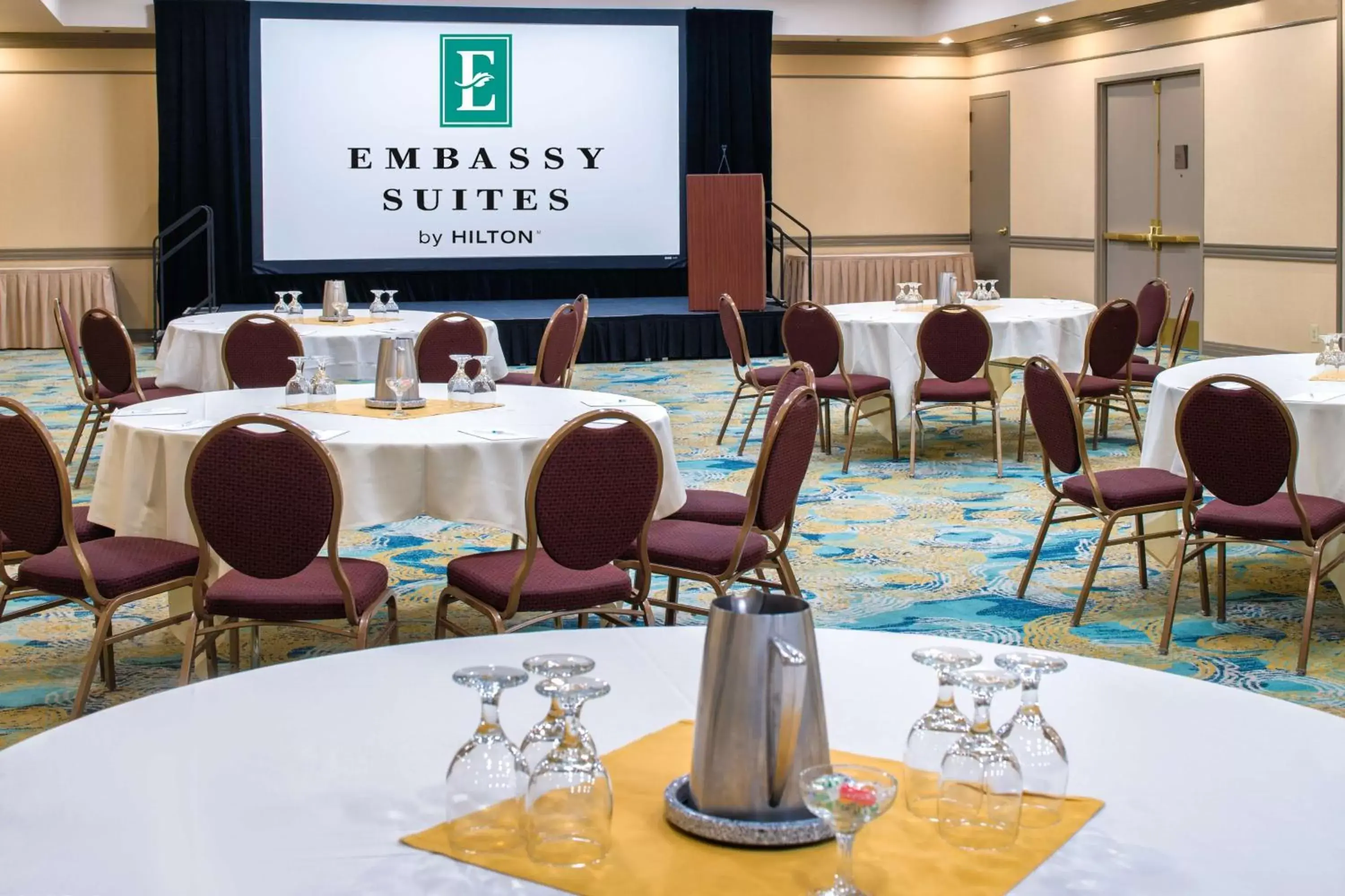 Meeting/conference room in Embassy Suites By Hilton Seattle - Tacoma International Airport