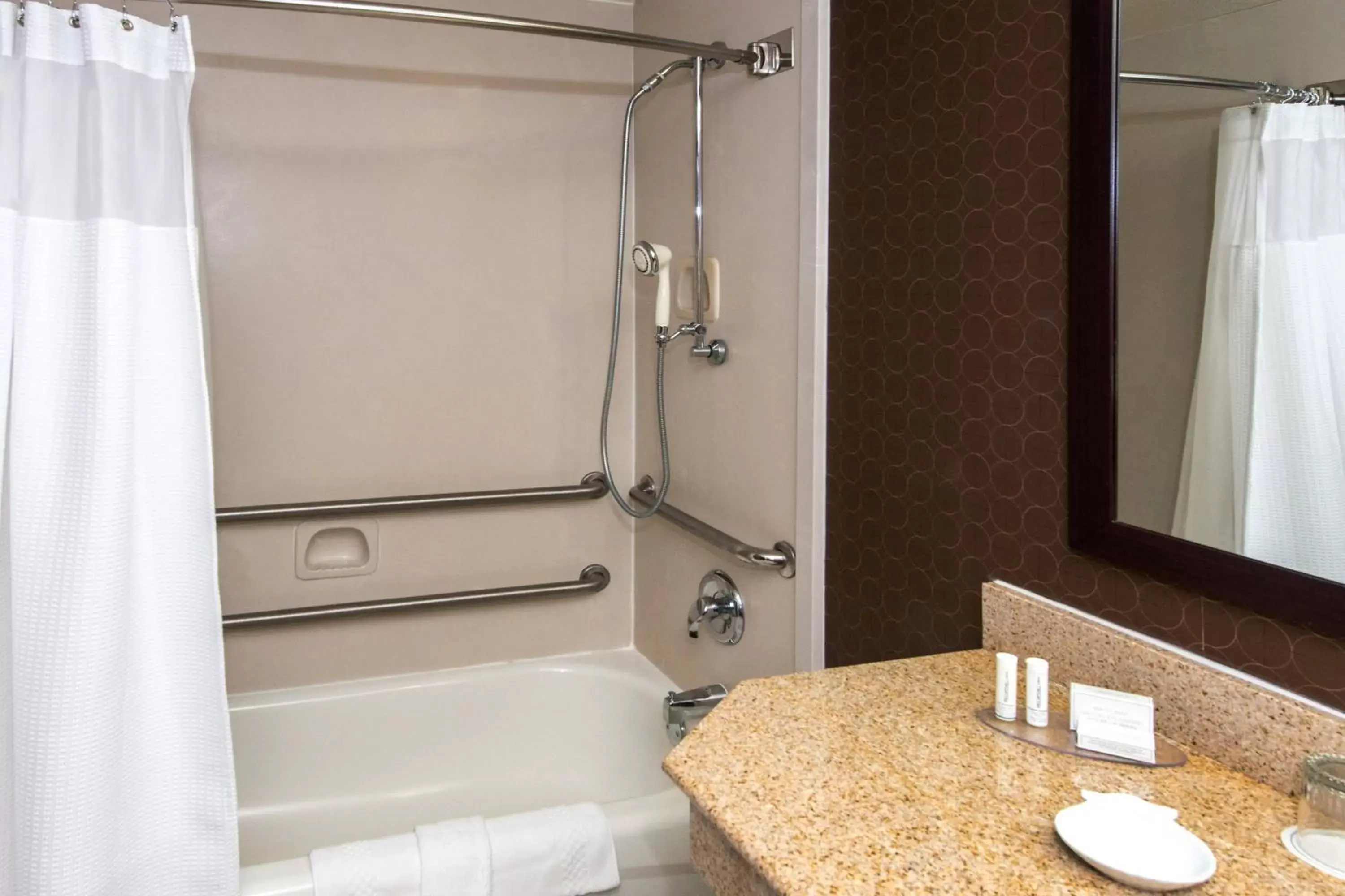 Bathroom in SpringHill Suites by Marriott Orlando North-Sanford