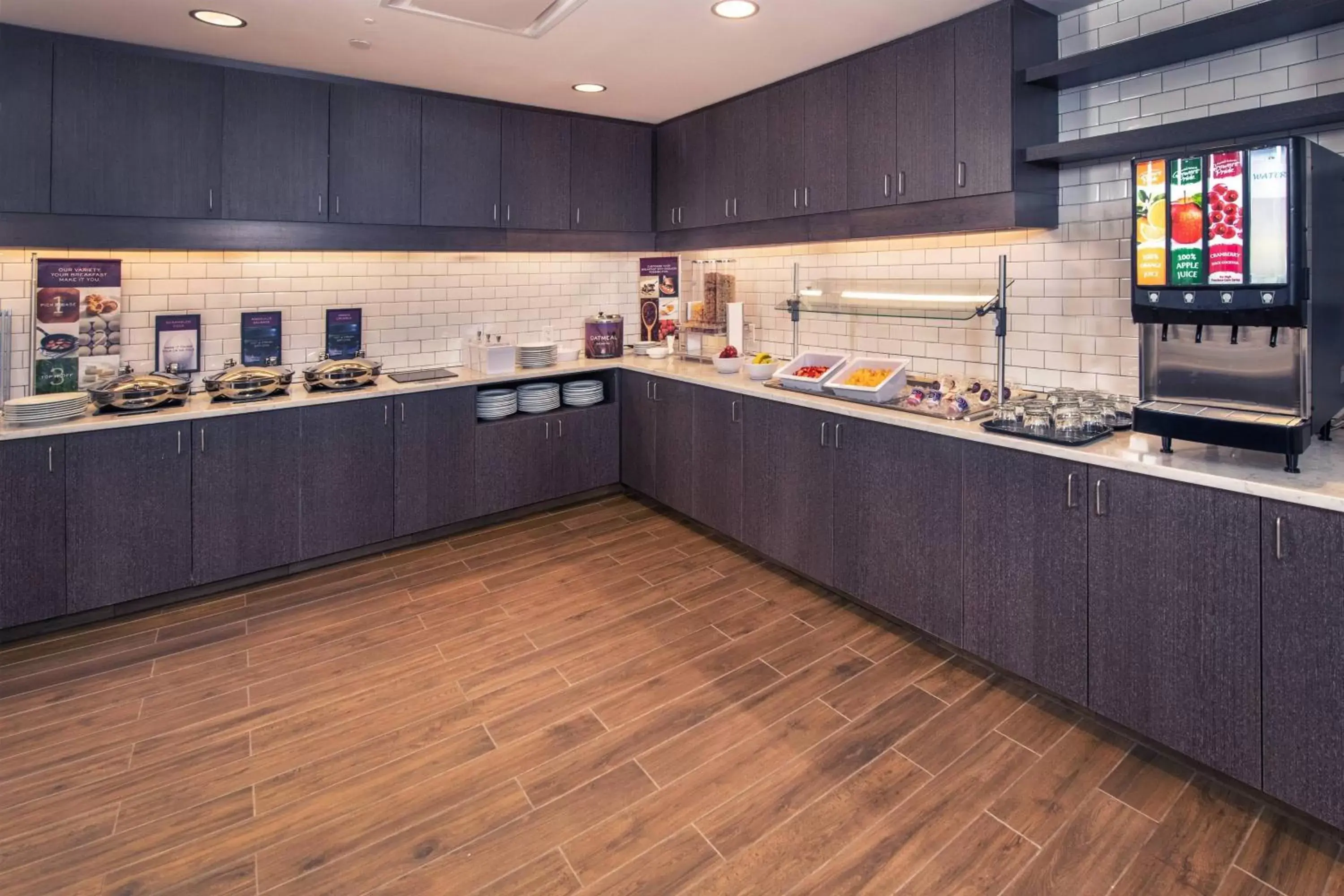 Breakfast, Kitchen/Kitchenette in Residence Inn Fulton at Maple Lawn