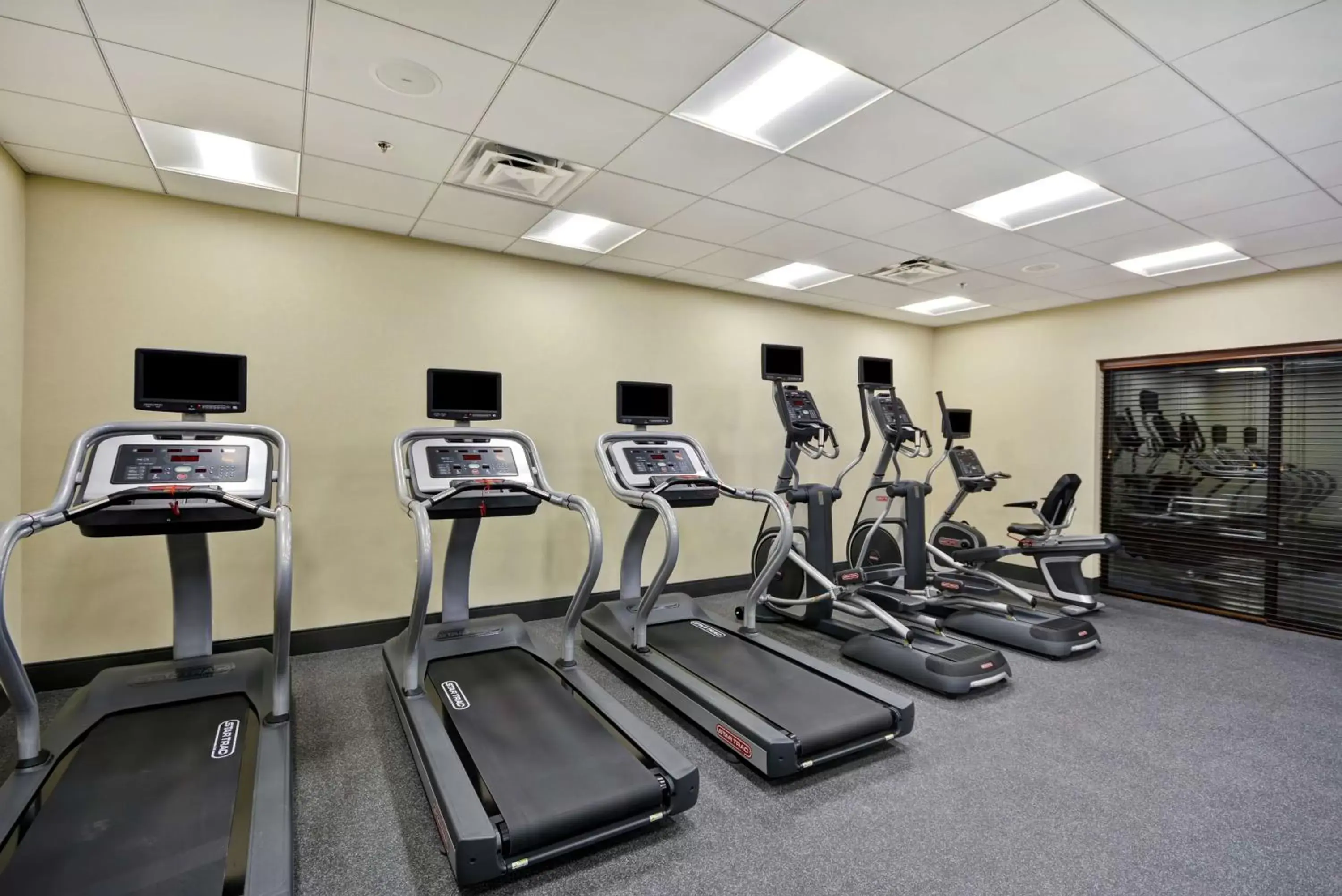 Fitness centre/facilities, Fitness Center/Facilities in Hampton Inn Suites Grants Pass