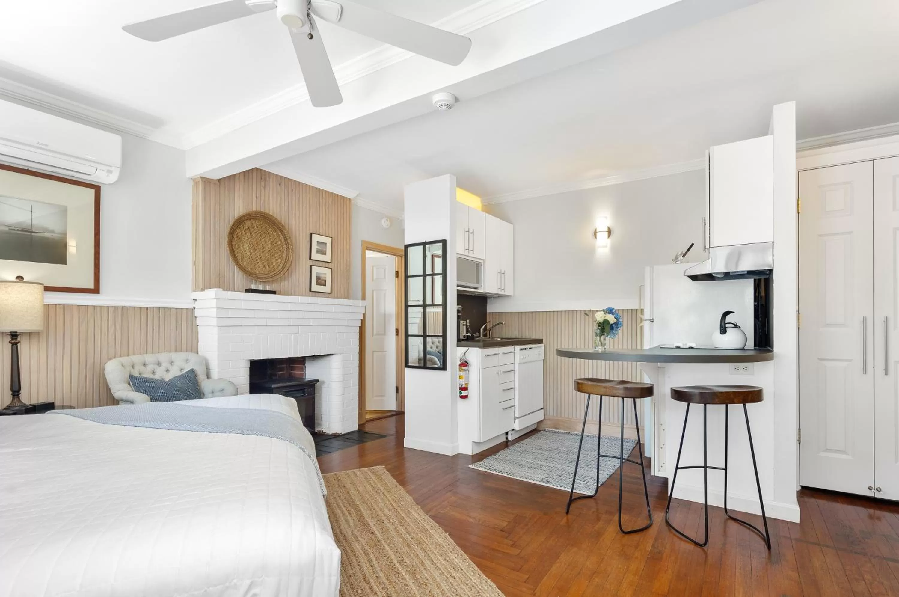 Kitchen/Kitchenette in Inn on the Sound