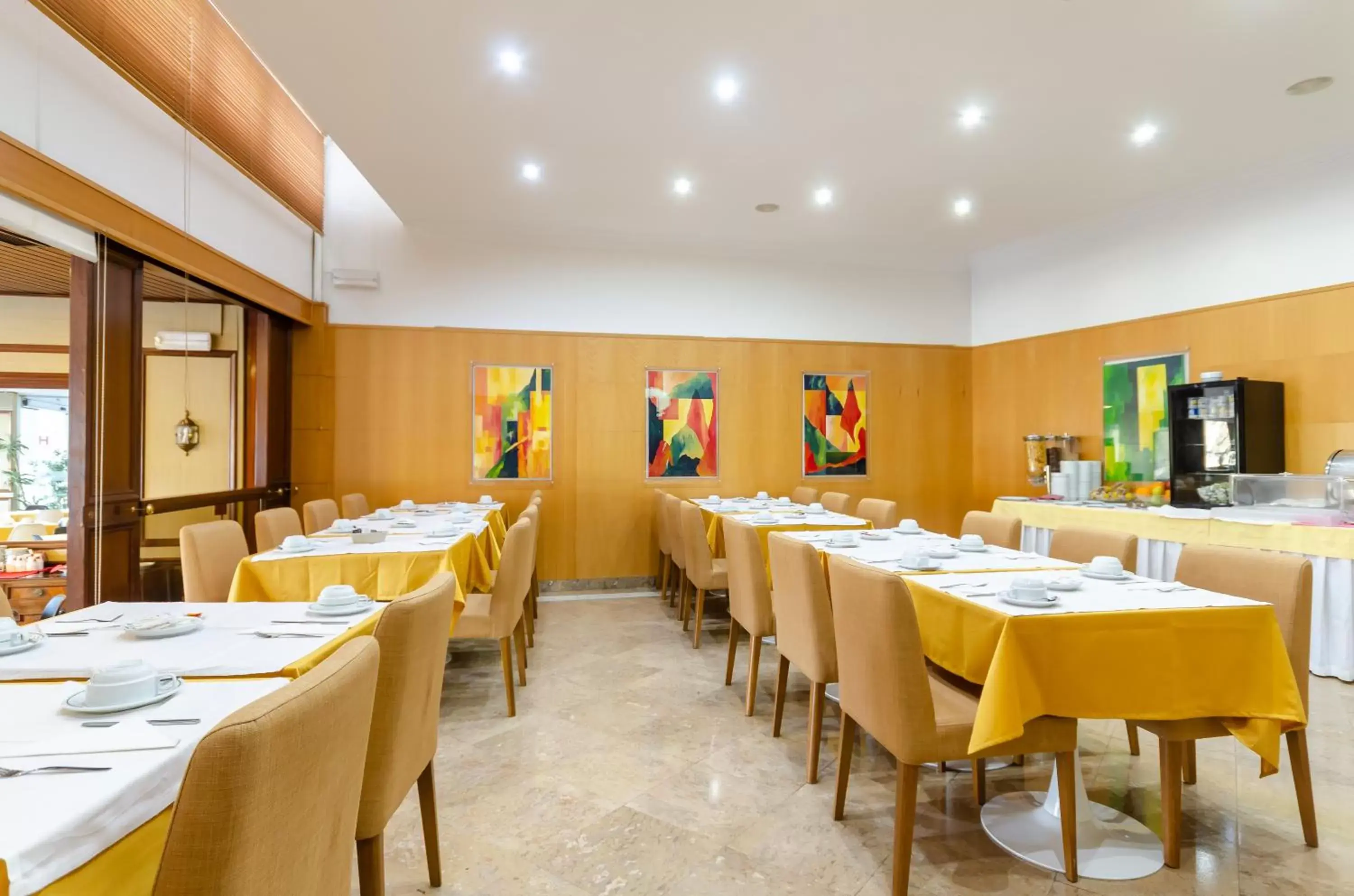 Restaurant/Places to Eat in Hotel Alvorada