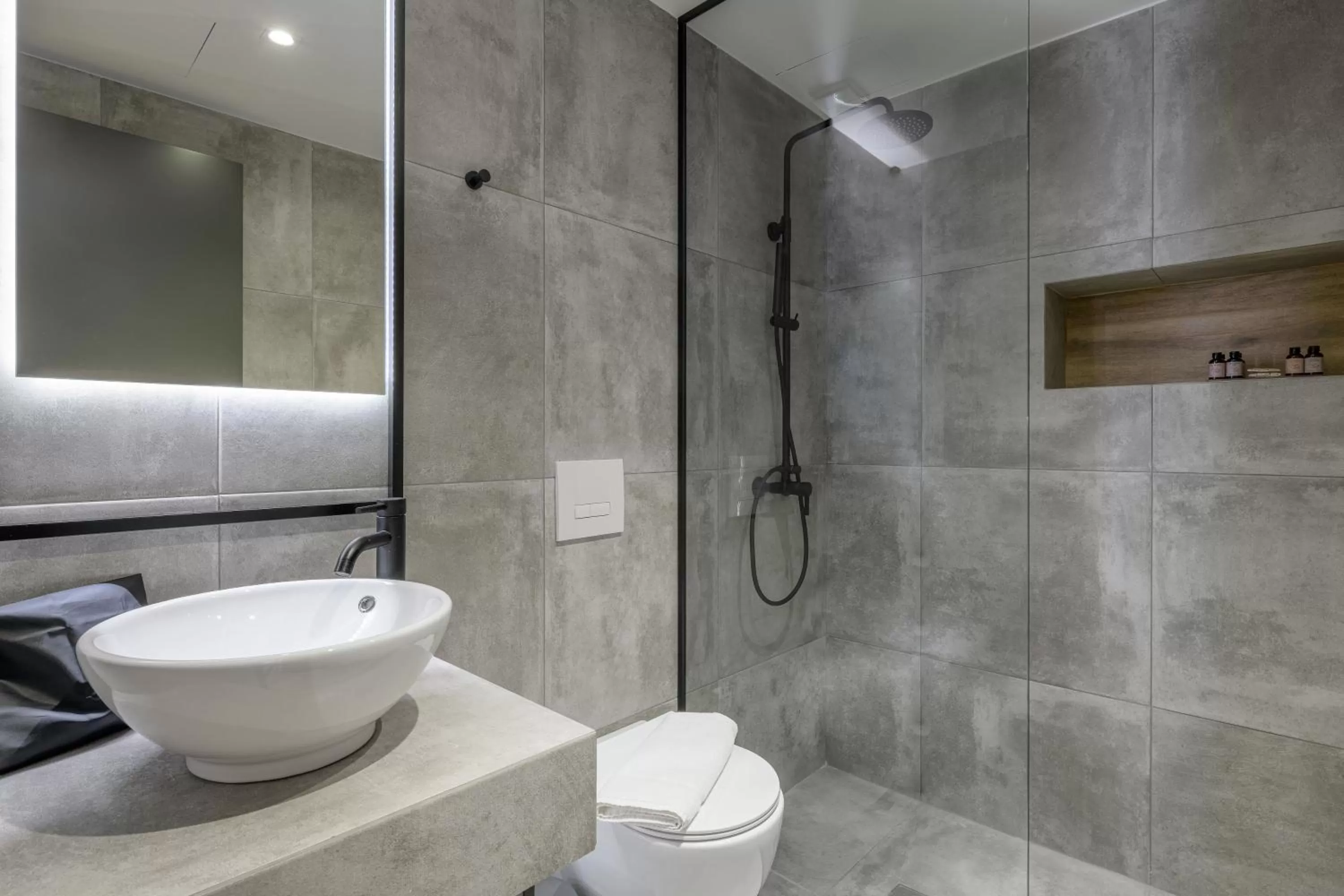 Acropolis Magenta Luxury Suites