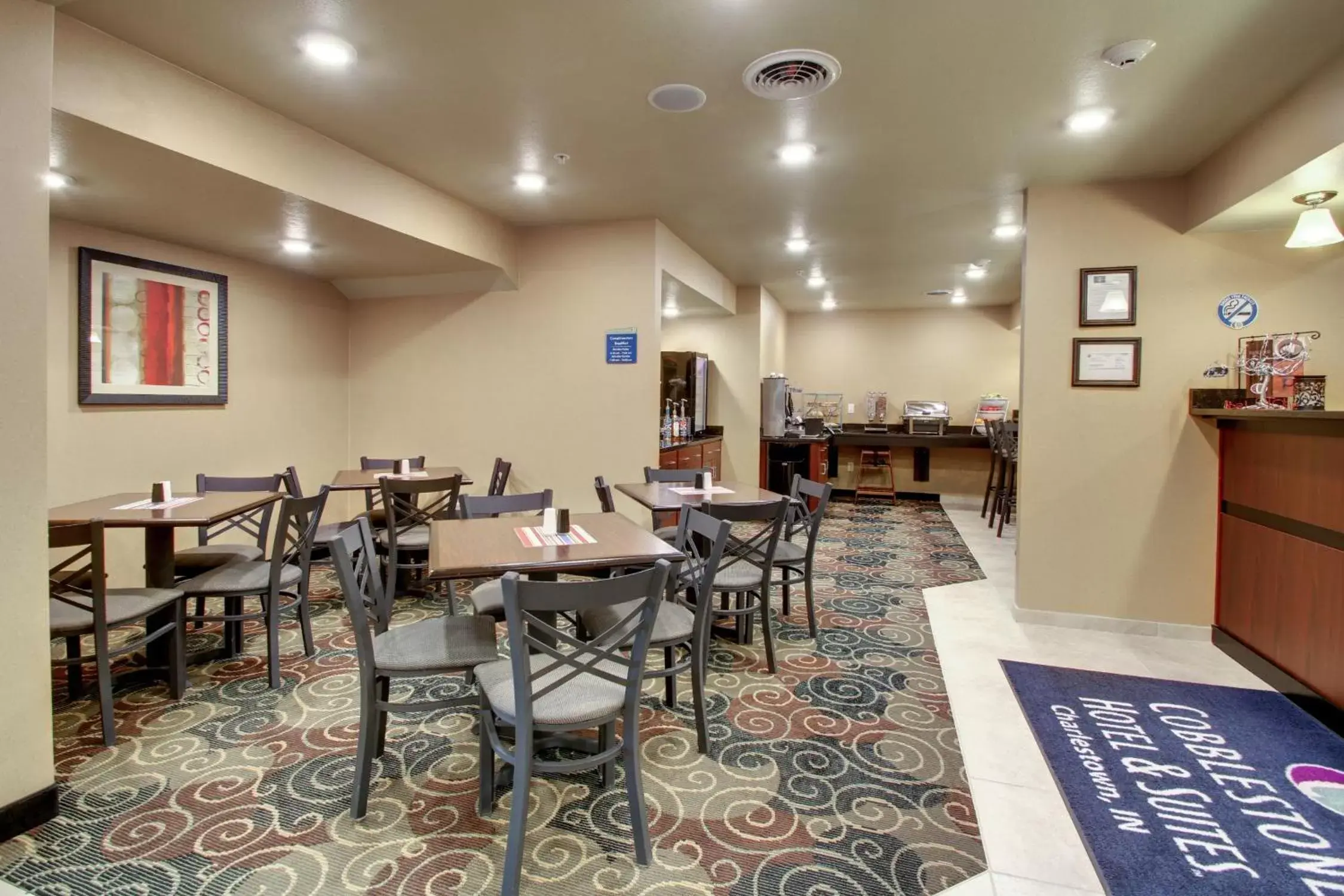 Food and drinks, Restaurant/Places to Eat in Cobblestone Hotel & Suites - Charlestown