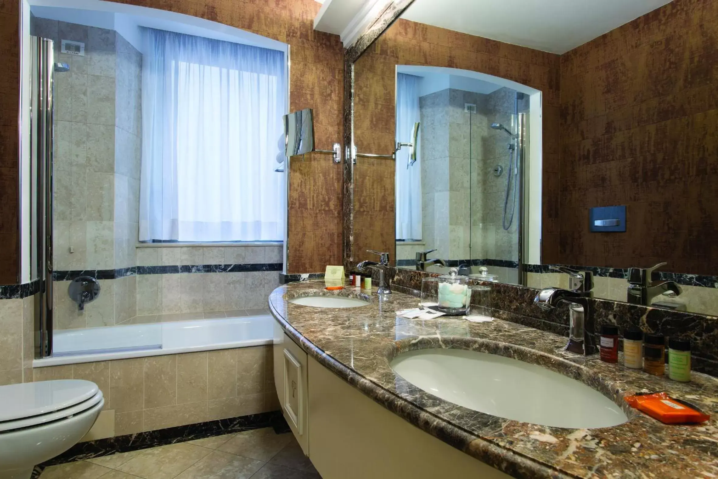 Bathroom in Hotel dei Mellini