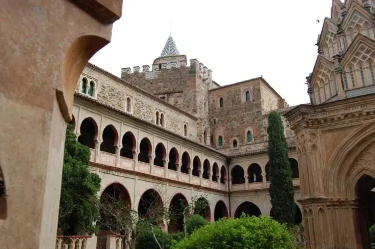 Facade/entrance in Hospederia del Real Monasterio